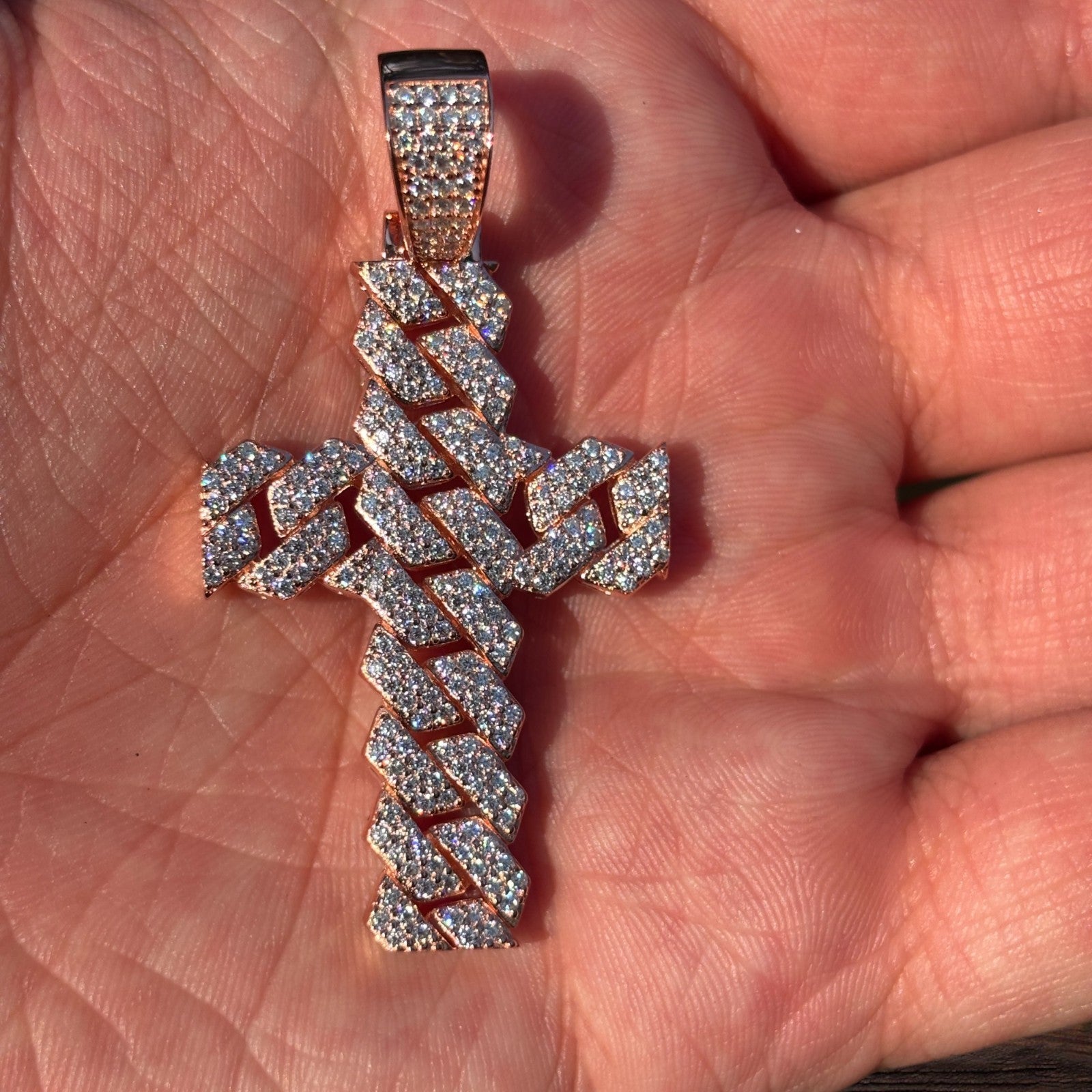 925 Sterling Silver Cuban Prong Cross With Moissanite - Medium