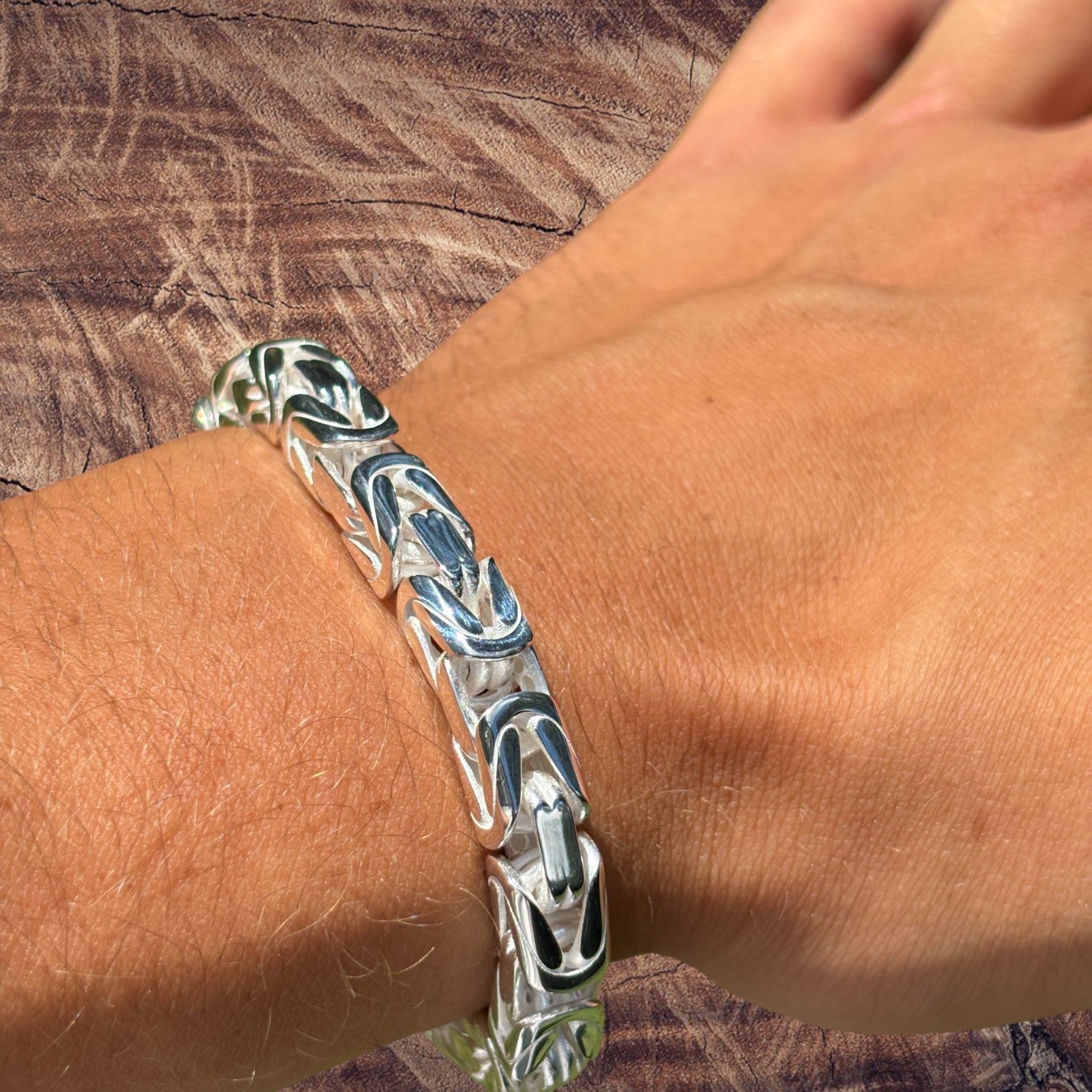 925 Sterling Silver 8mm Byzantine W. Box Clasp Bracelet