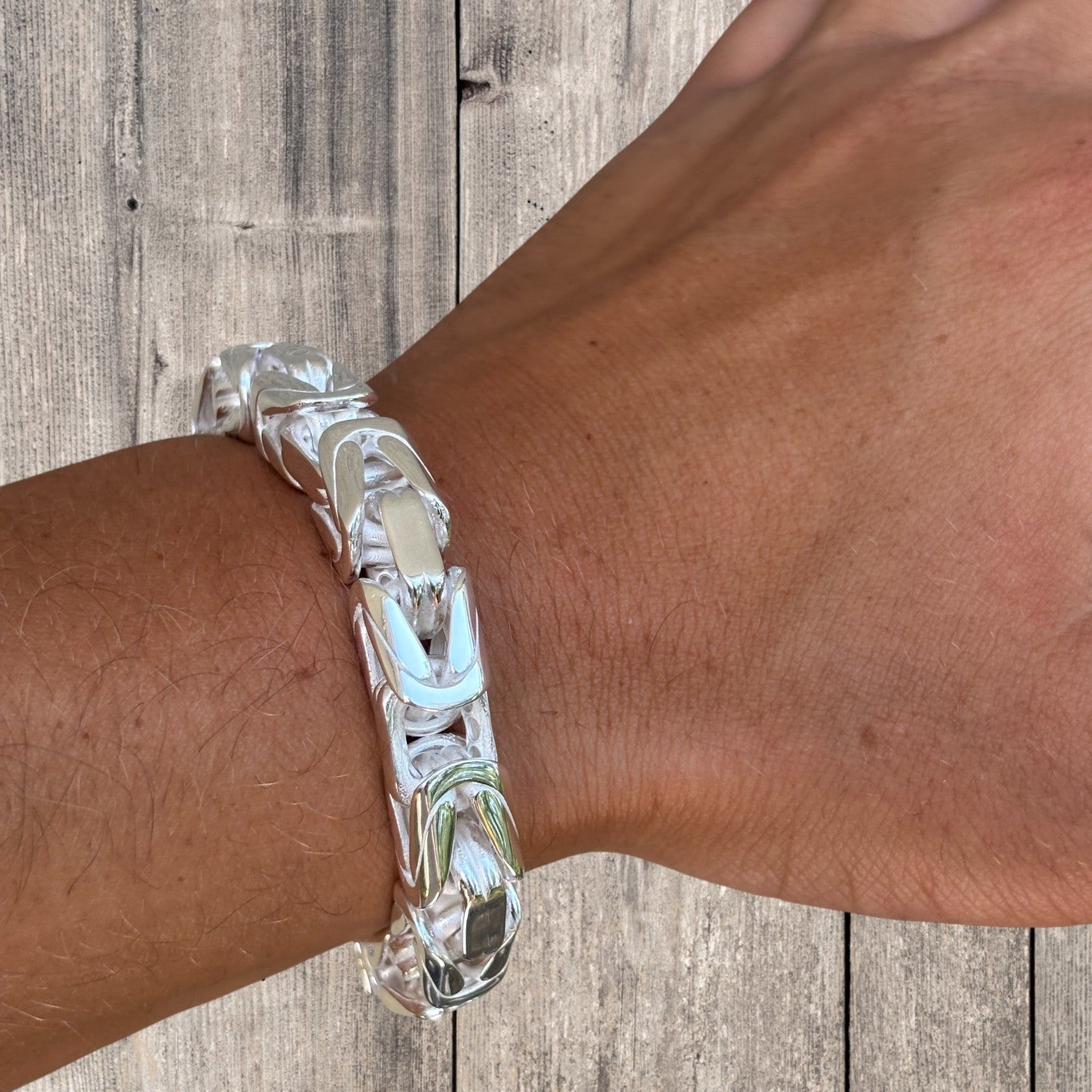 925 Sterling Silver 10mm Byzantine W. Box Clasp Bracelet