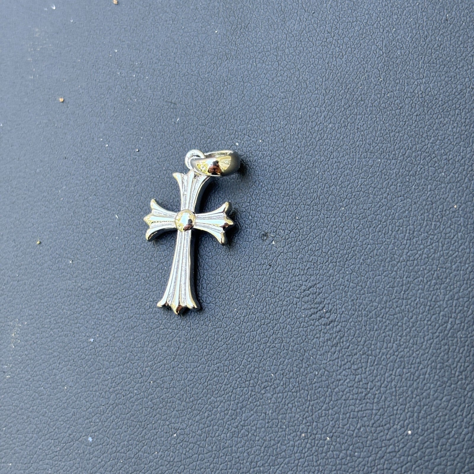 925 Sterling Silver Cross Hearts Pendant - Small