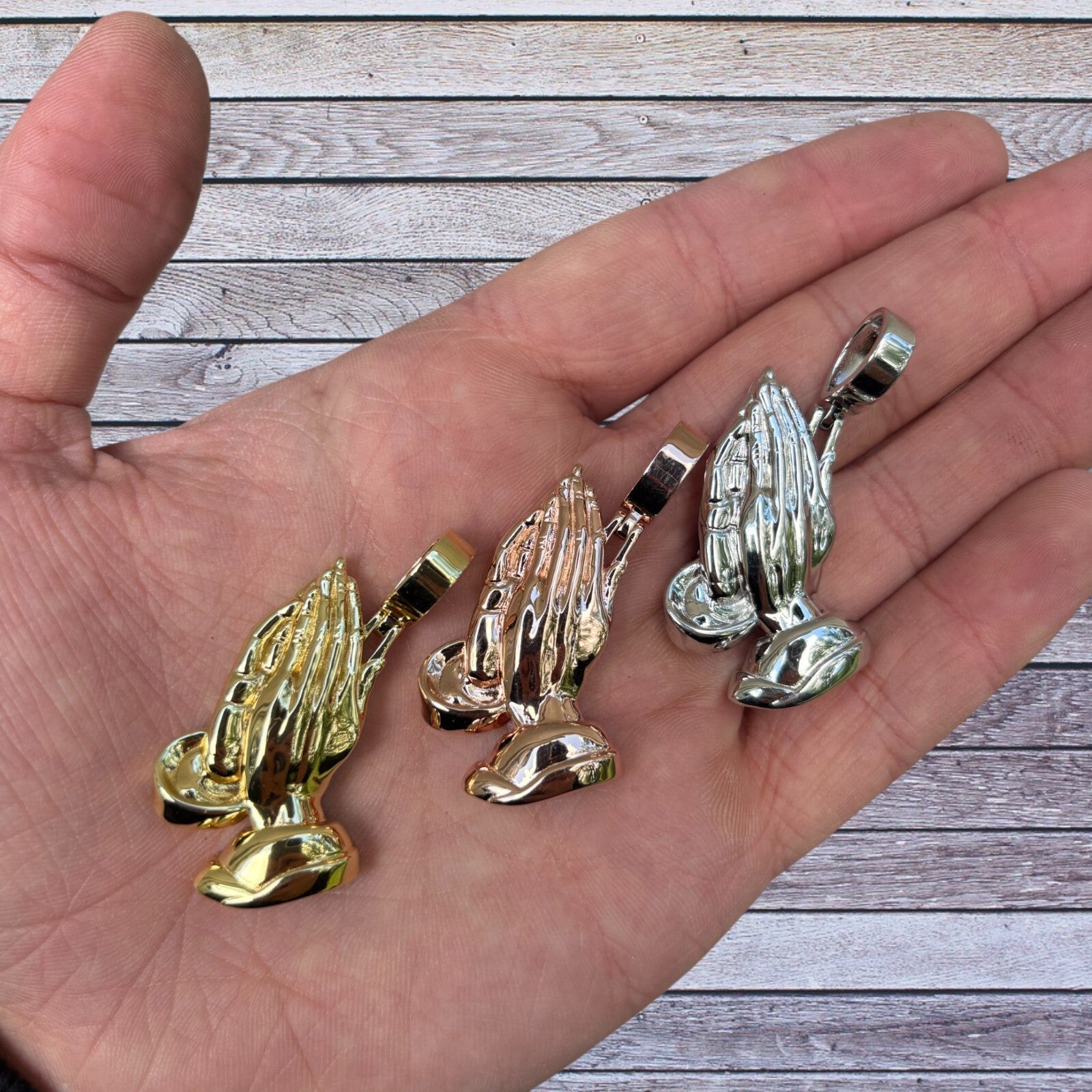 925 Sterling Silver Praying Hands Pendant - Medium