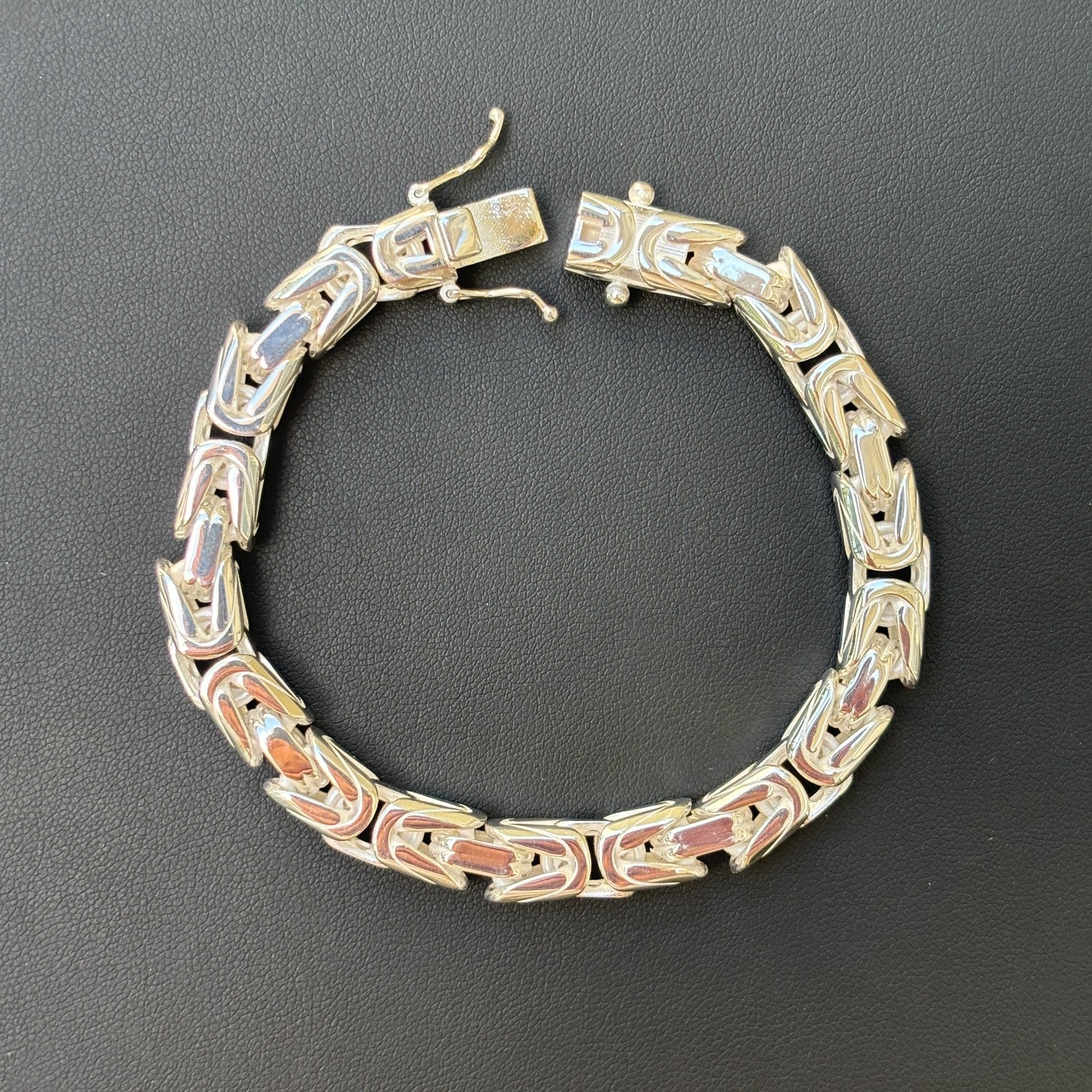 925 Sterling Silver 8mm Byzantine W. Box Clasp Bracelet