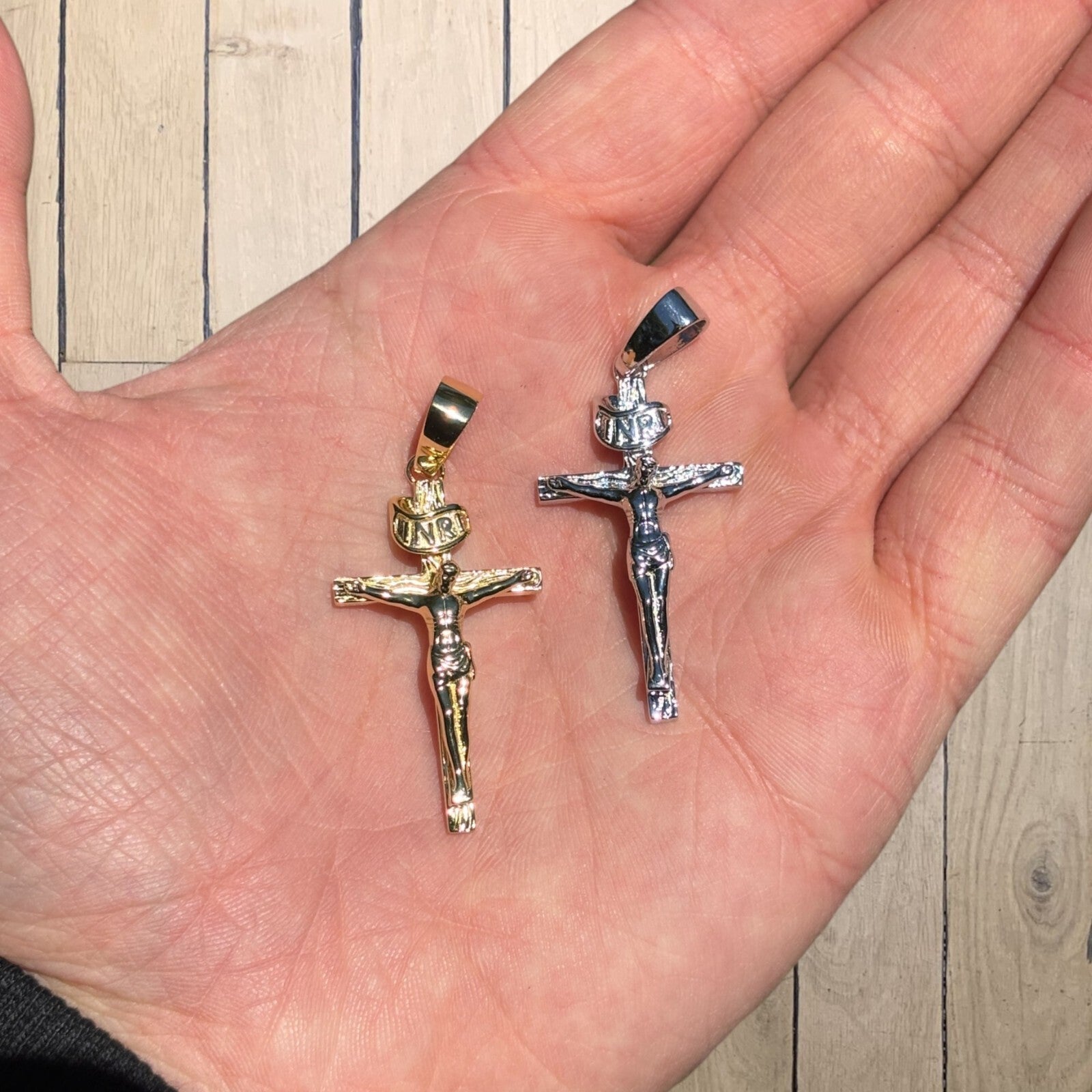 925 Sterling Silver Crucifix Cross Pendant - Medium