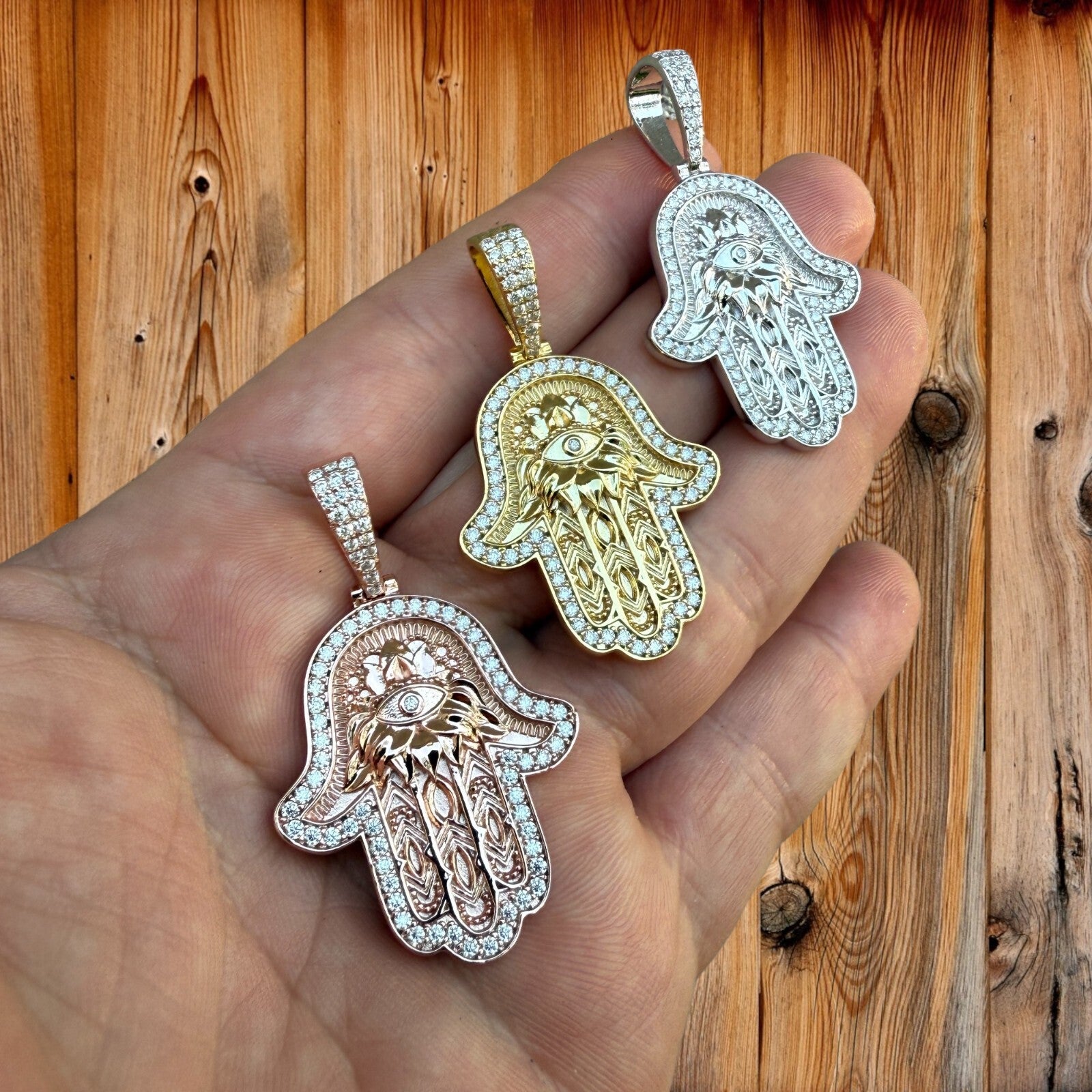 925 Sterling Silver Hamsa Hand Pendant With Moissanite - Medium