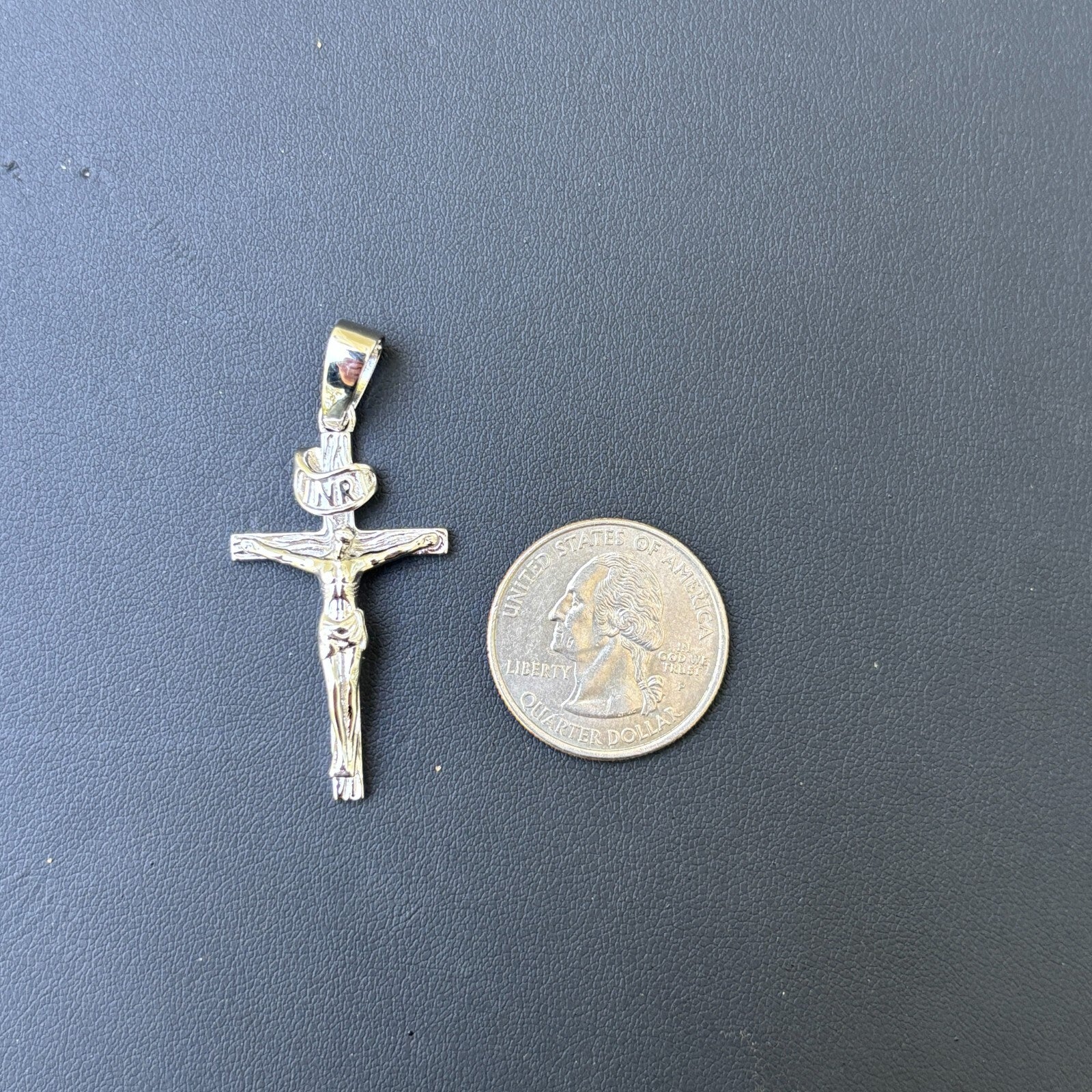 925 Sterling Silver Crucifix Cross Pendant - Medium
