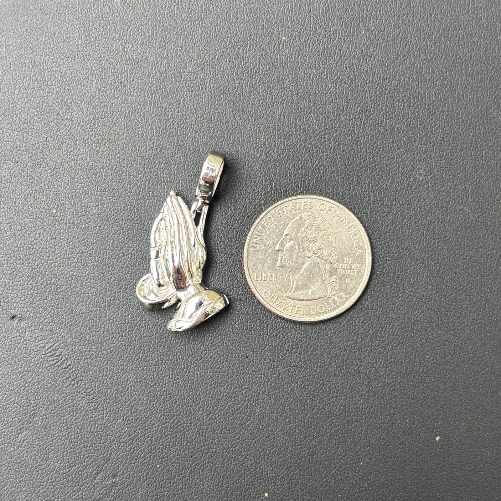 925 Sterling Silver Praying Hands Pendant - Small