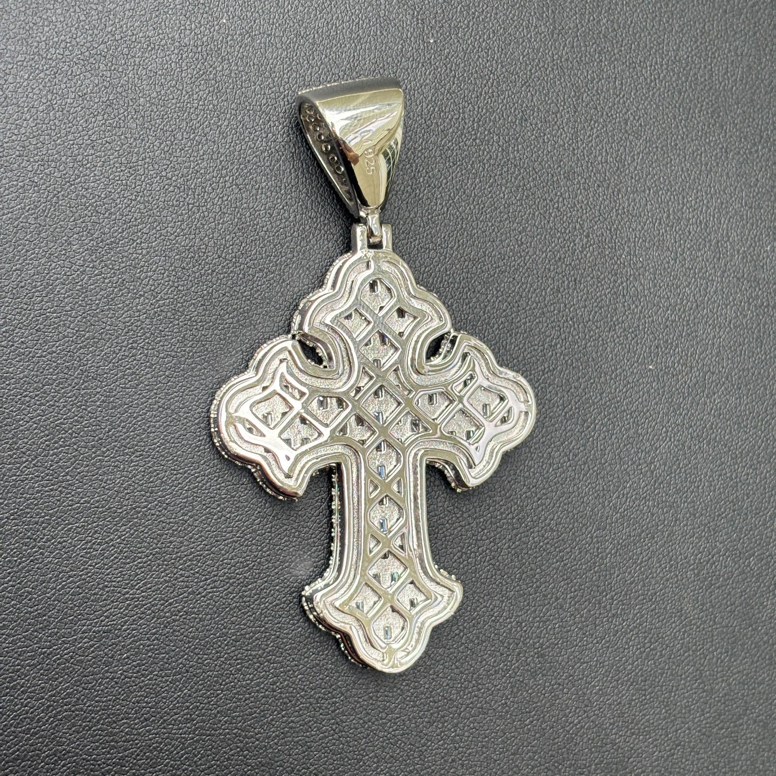 925 Sterling Silver Gothic Cross With Moissanite - Large