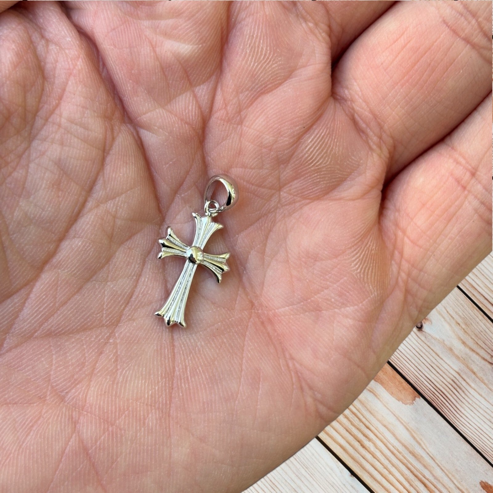 925 Sterling Silver Cross Hearts Pendant - Small