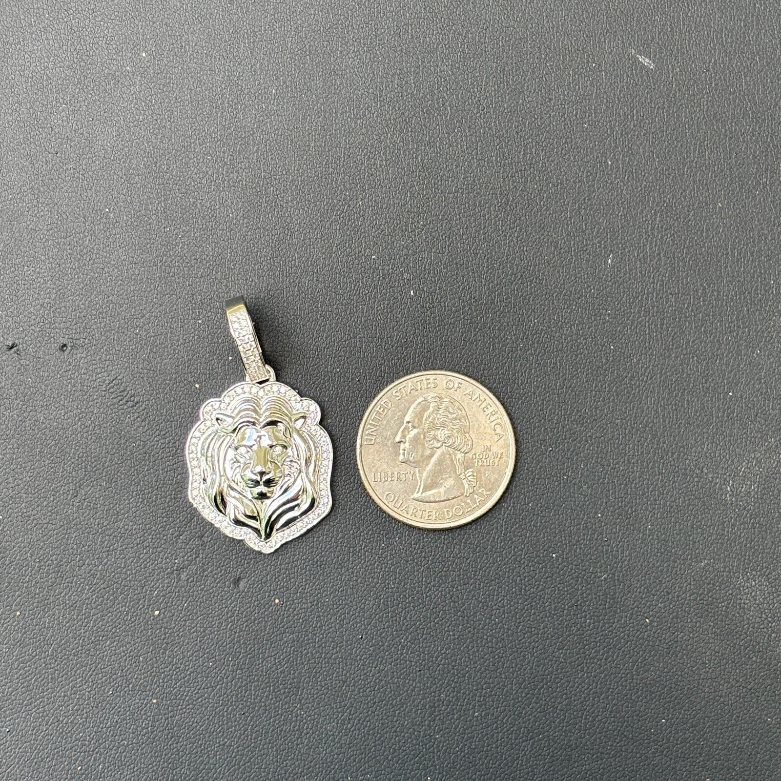 925 Sterling Silver Lion Head Pendant With Moissanite - Small
