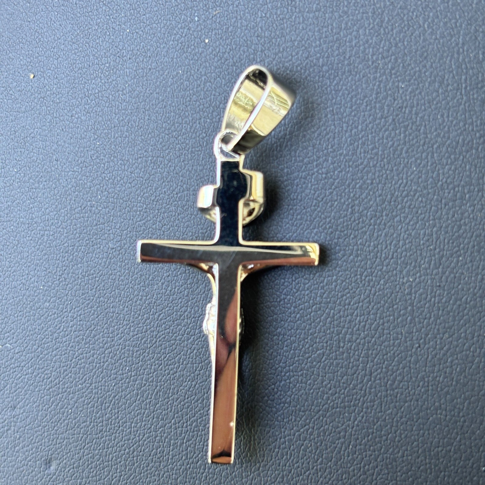 925 Sterling Silver Crucifix Cross Pendant - Medium