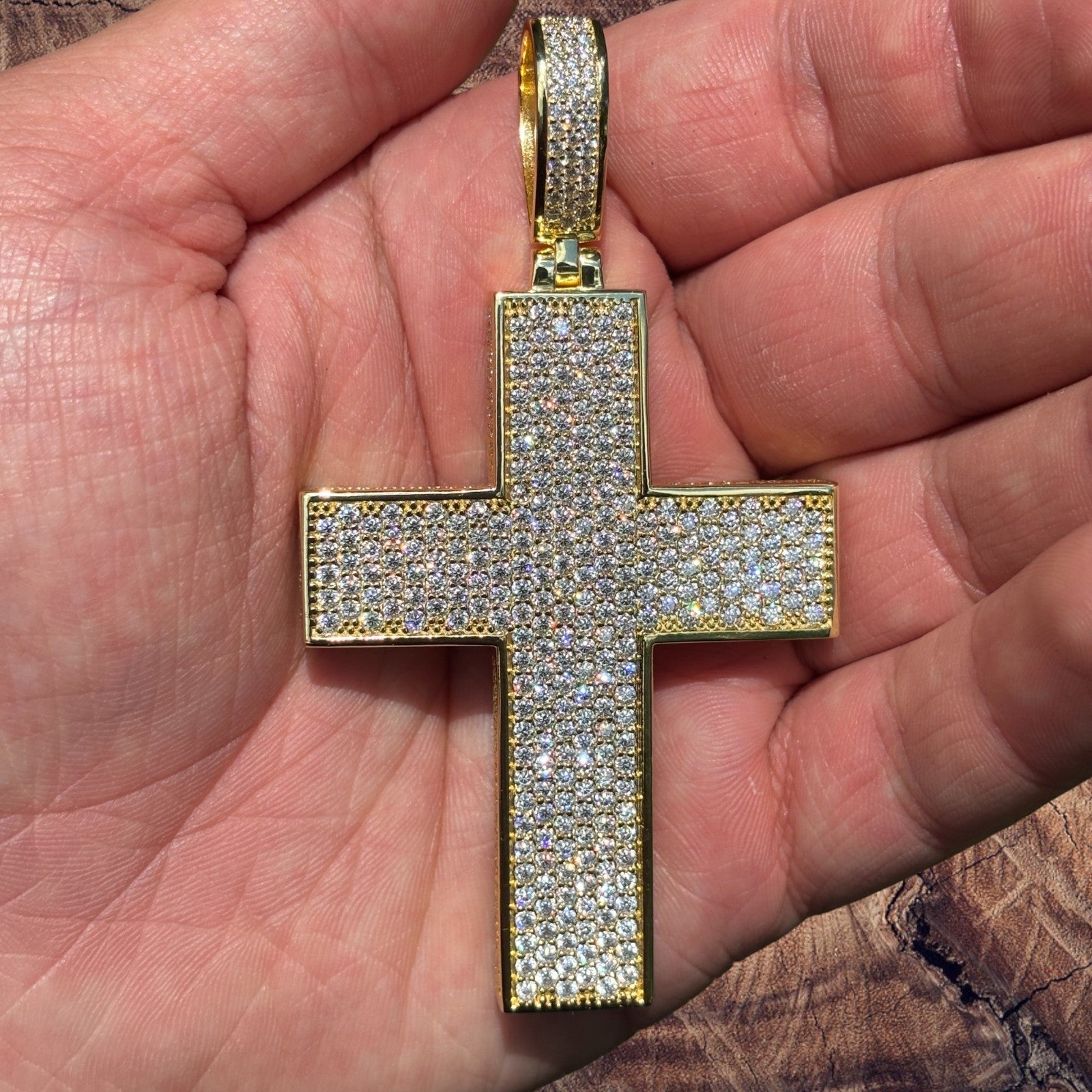 925 Sterling Silver 3D Cross Pendant With Moissanite - Large
