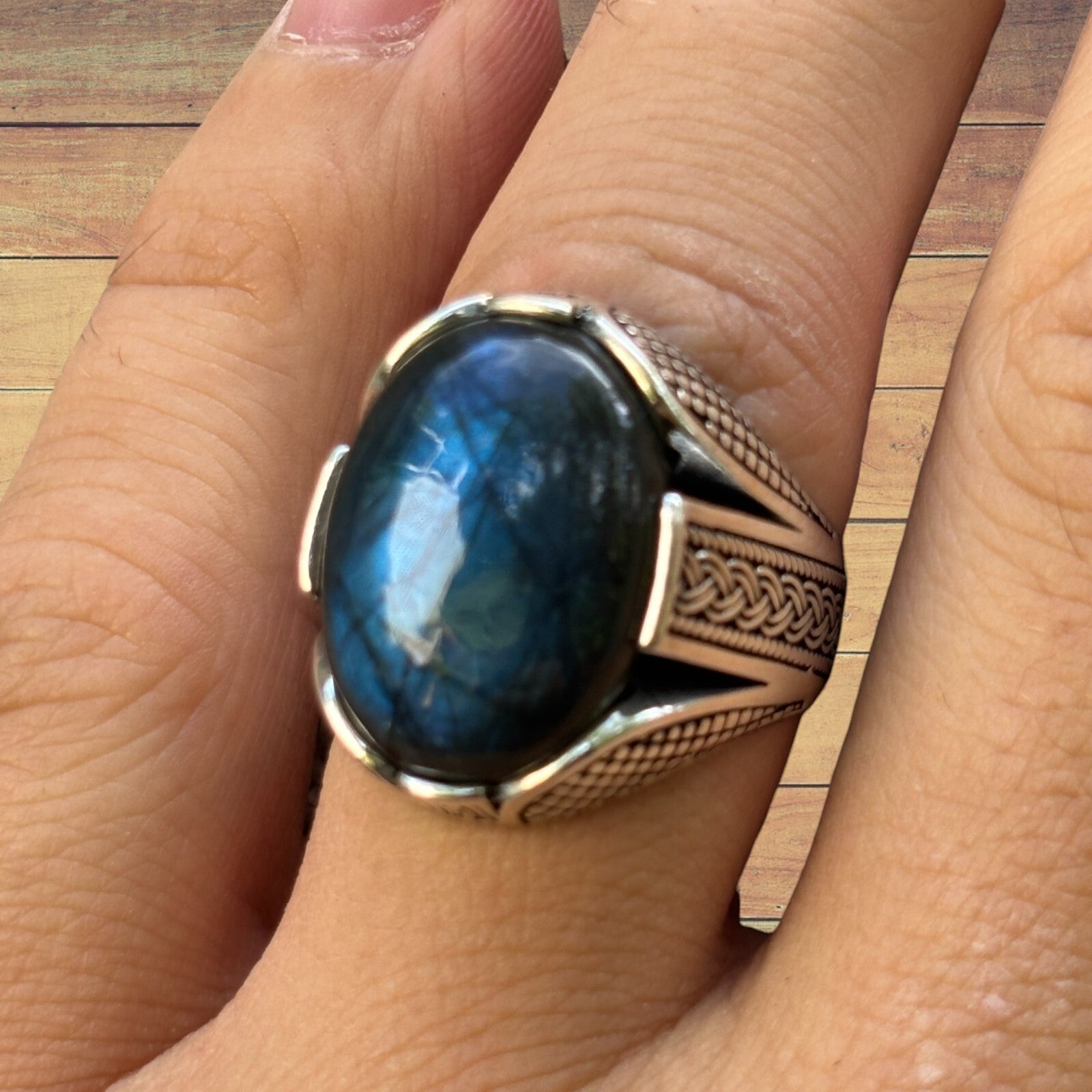925 Sterling Silver Labradorite Ring