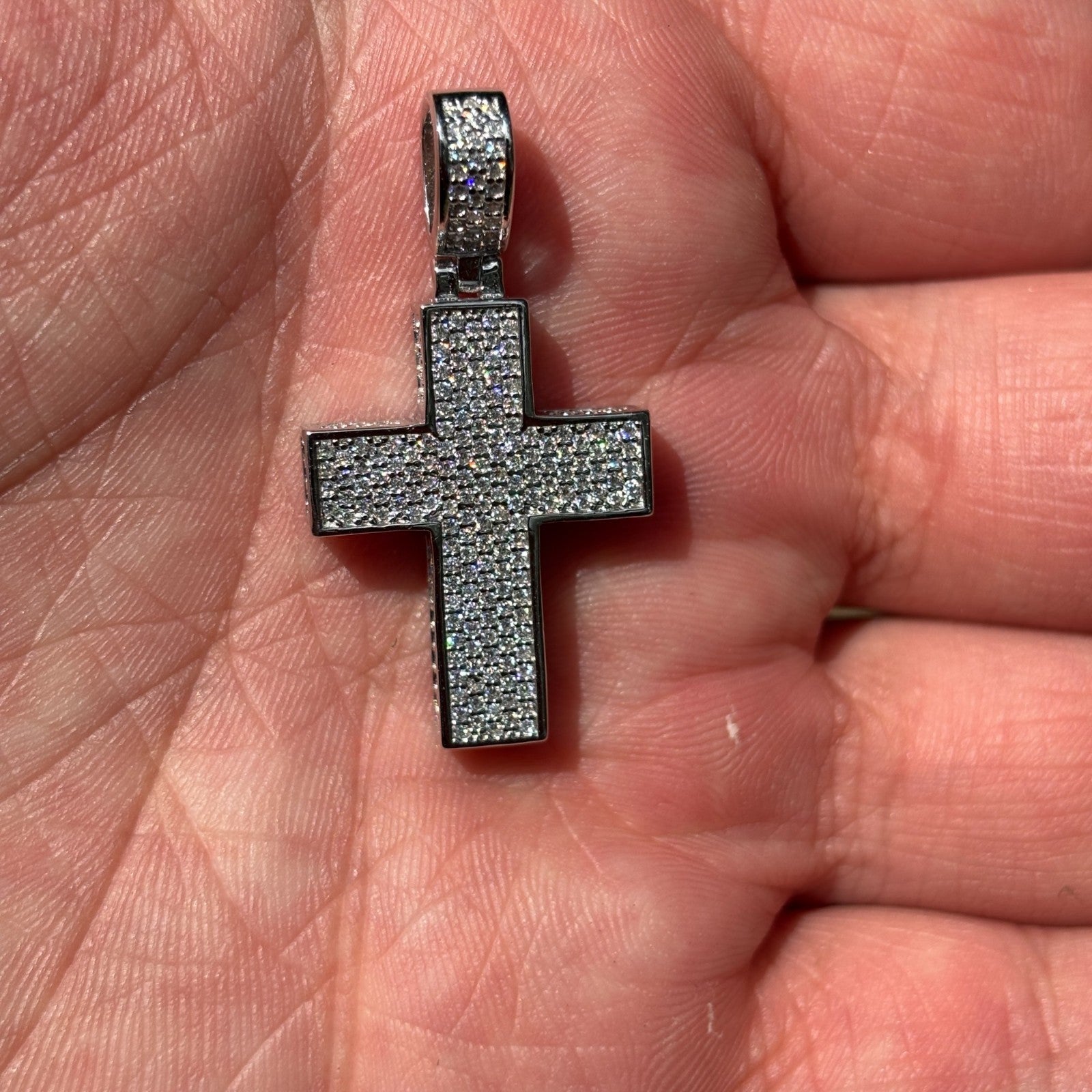 925 Sterling Silver 3D Cross Pendant With Moissanite - Small