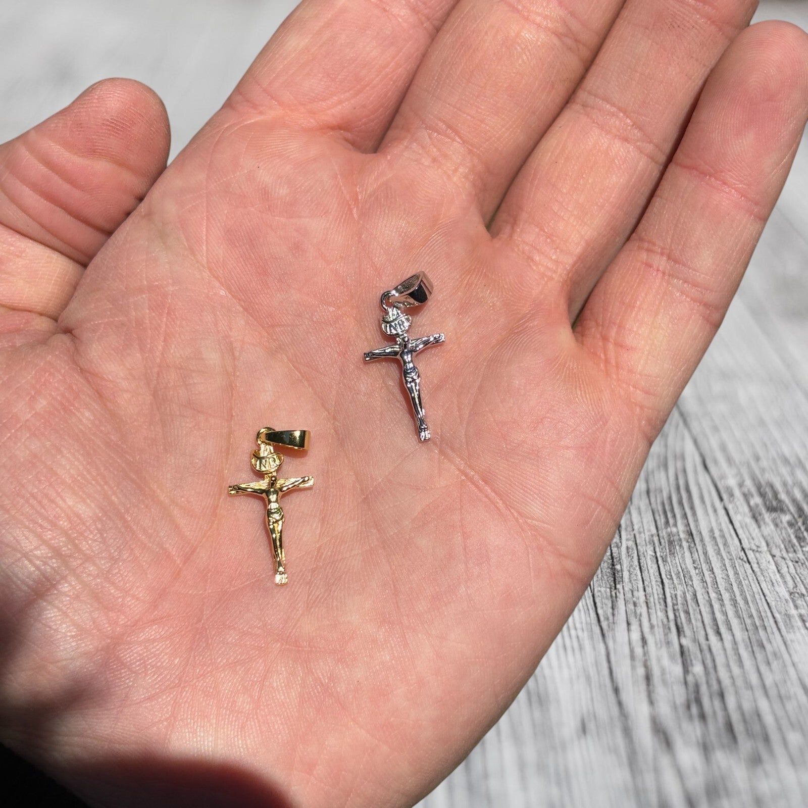 925 Sterling Silver Crucifix Cross Pendant - Small