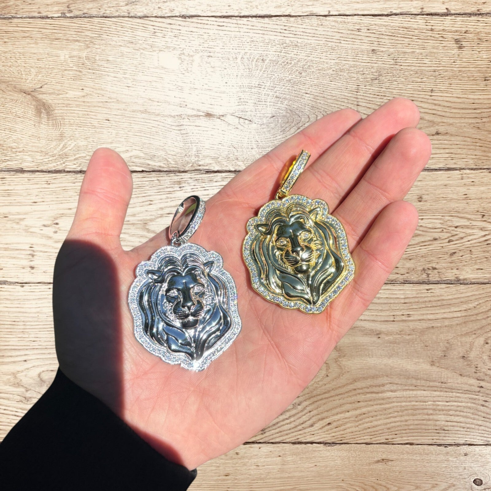 925 Sterling Silver Lion Head Pendant With Moissanite - Large