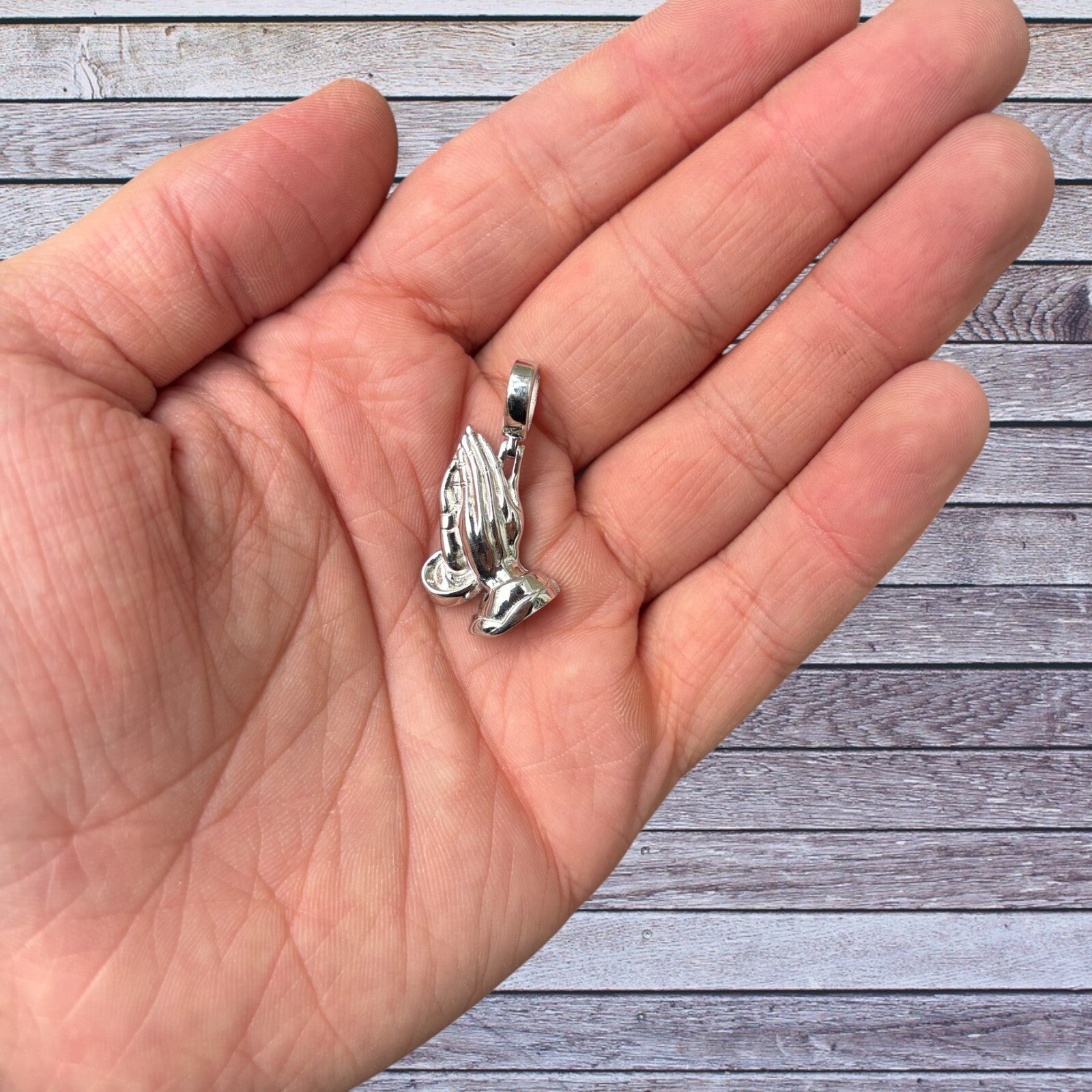 925 Sterling Silver Praying Hands Pendant - Medium