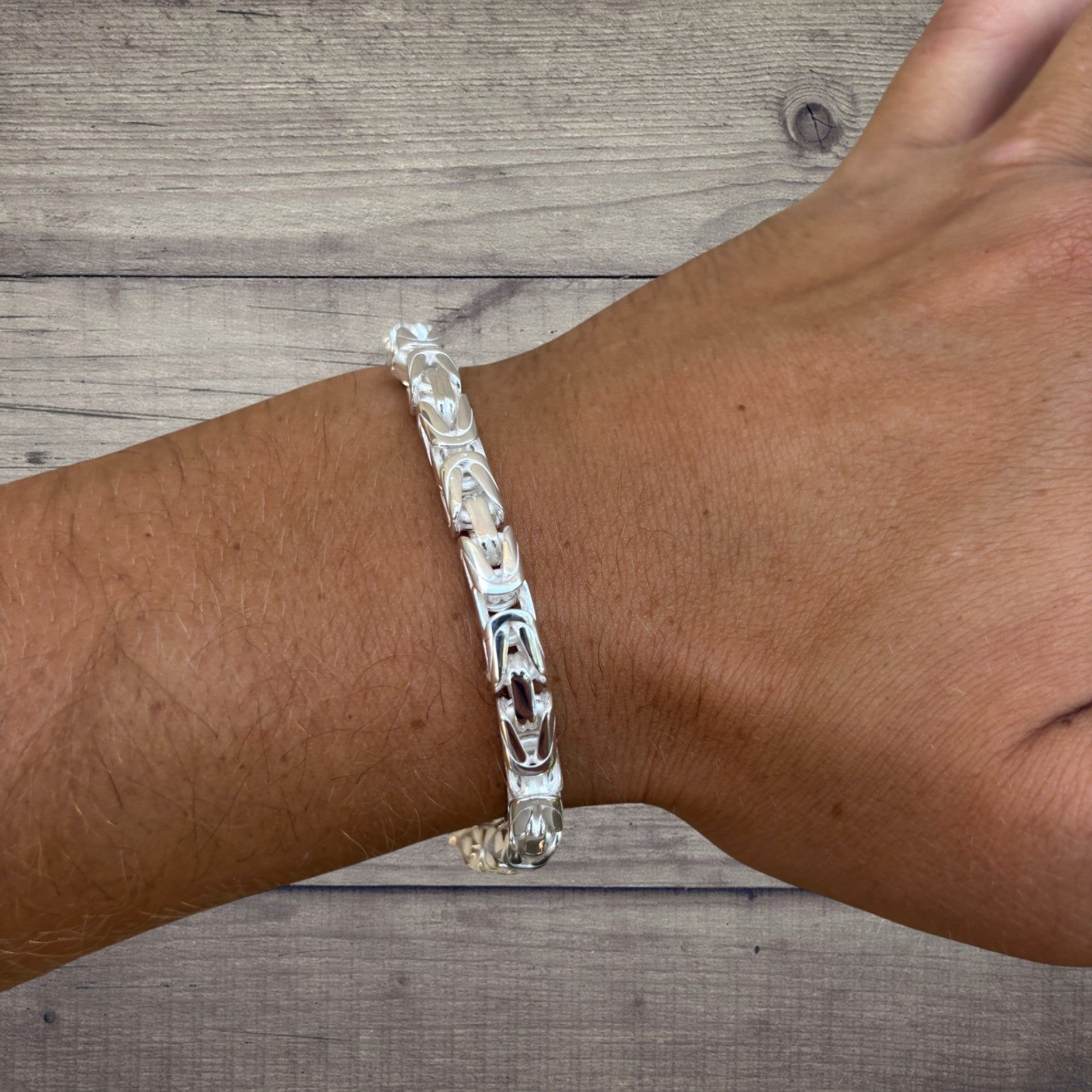 e83375ed-7045-4a98-a25a-530707ff0cb8