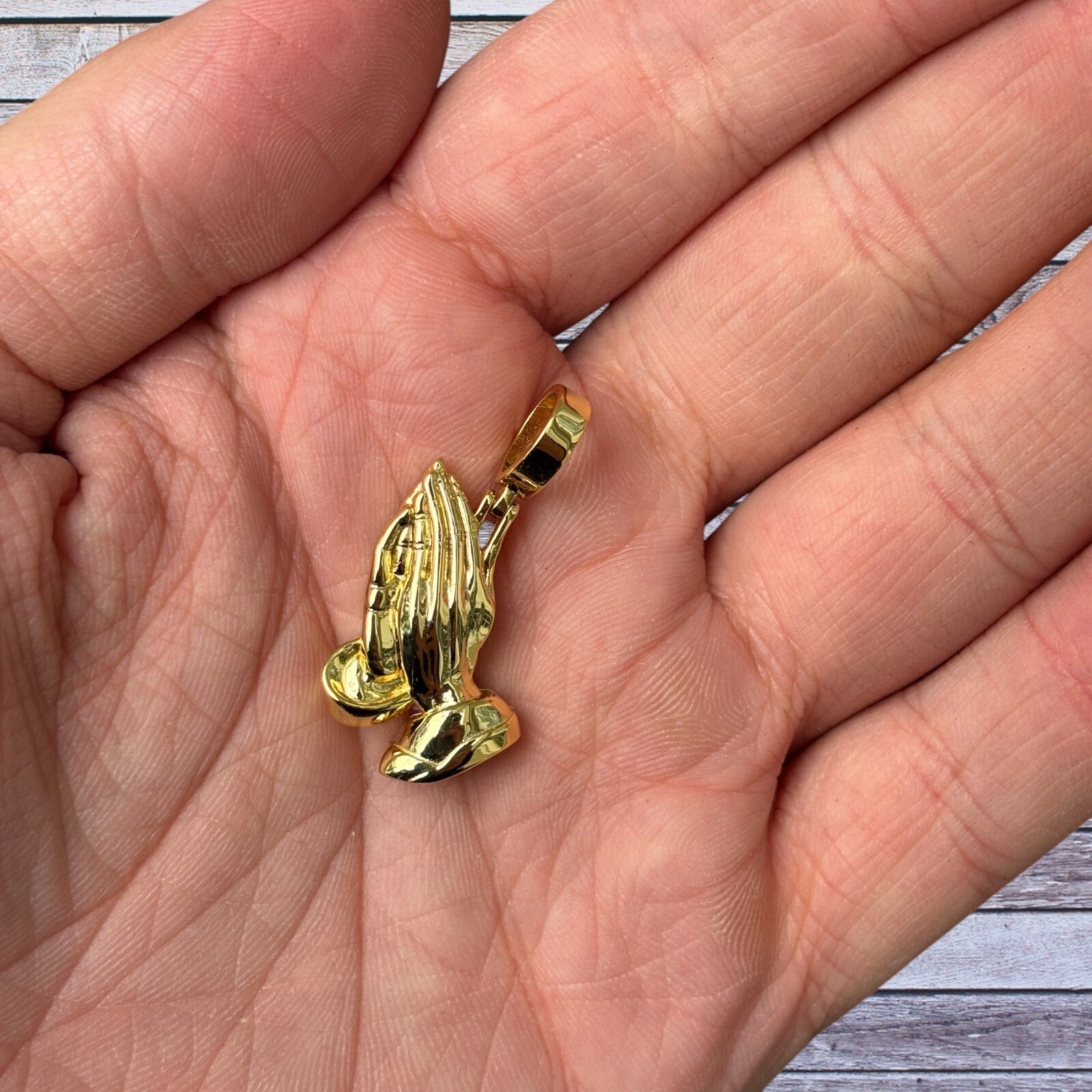925 Sterling Silver Praying Hands Pendant - Small