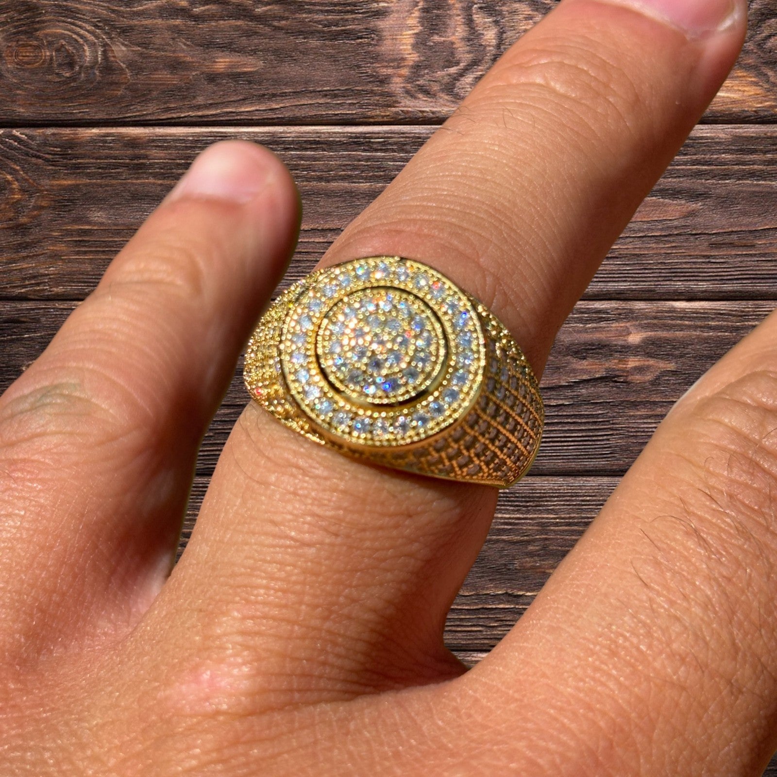925 Sterling Silver Moissanite Iced Out Round Shaped Ring