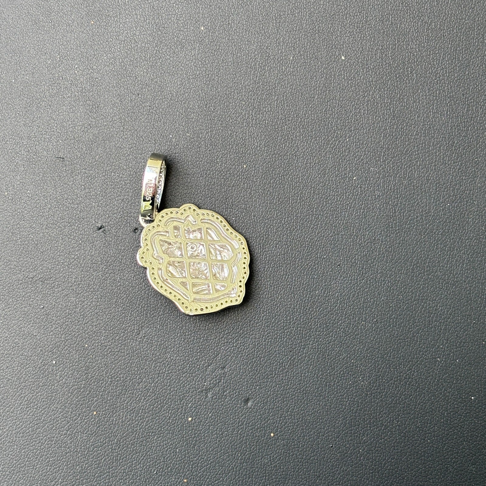 925 Sterling Silver Lion Head Pendant With Moissanite - Small