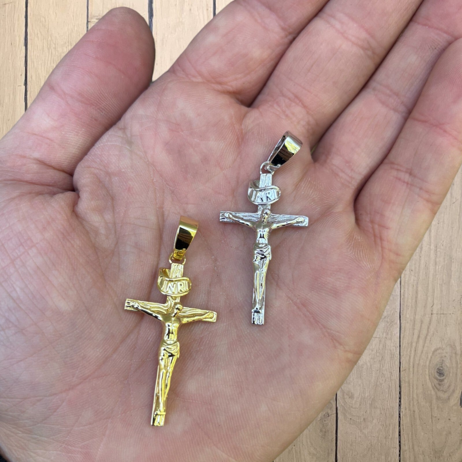925 Sterling Silver Crucifix Cross Pendant - Medium