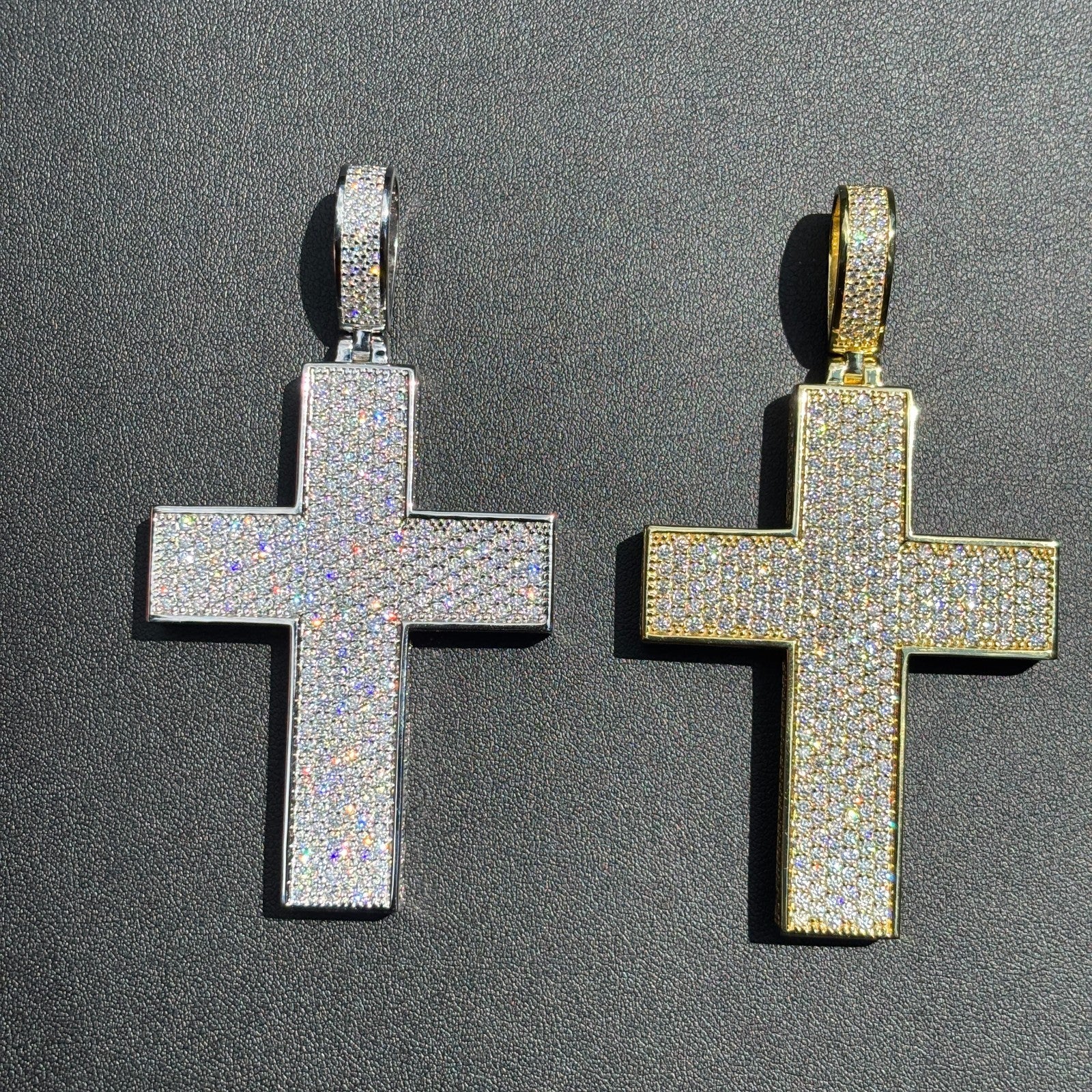 925 Sterling Silver 3D Cross Pendant With Moissanite - Large