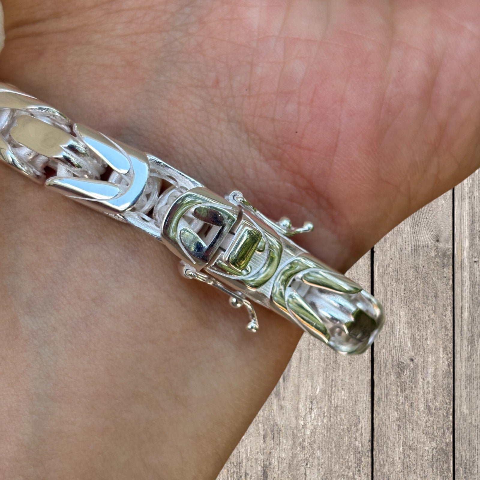 925 Sterling Silver 10mm Byzantine W. Box Clasp Bracelet