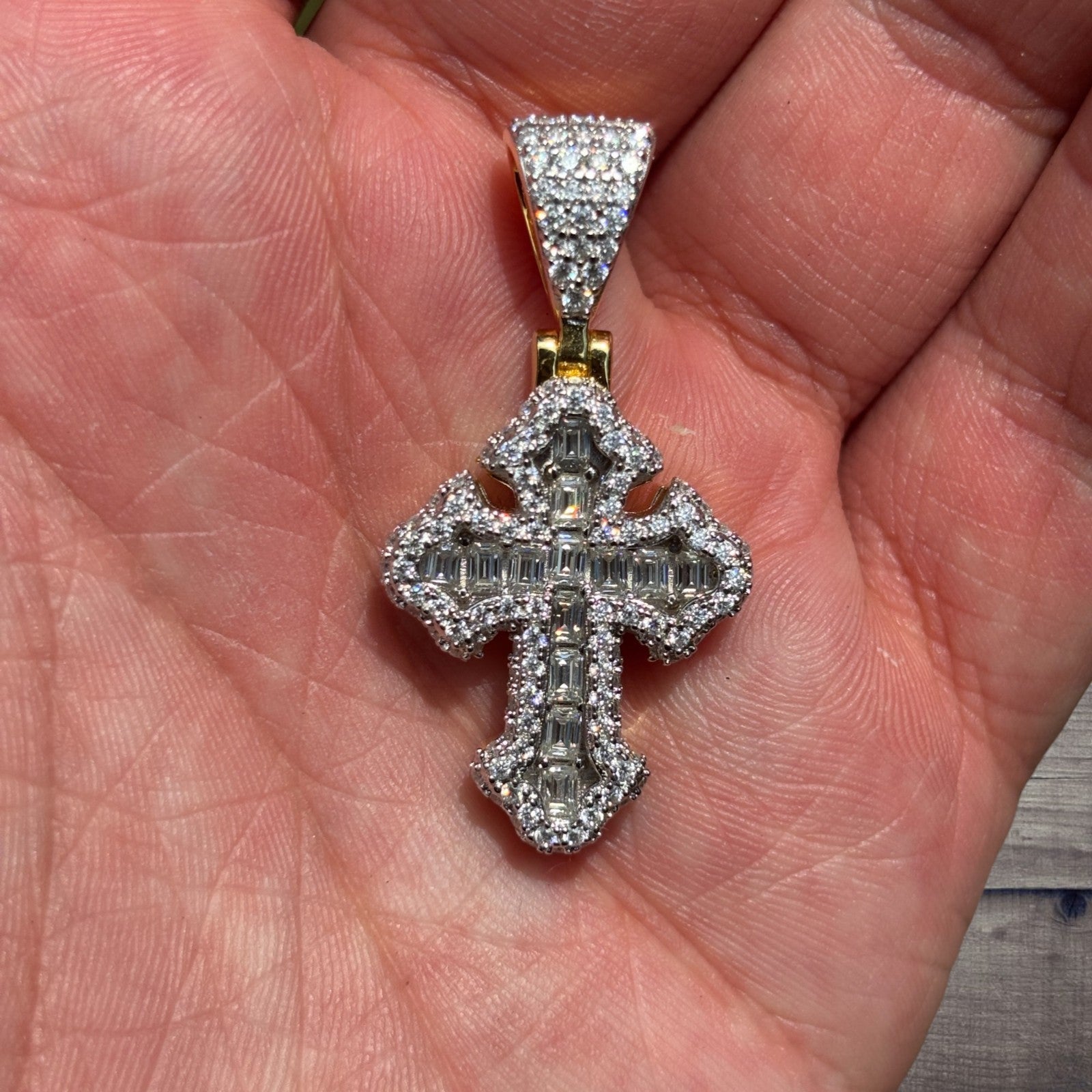 925 Sterling Silver Gothic Cross With Moissanite - Small