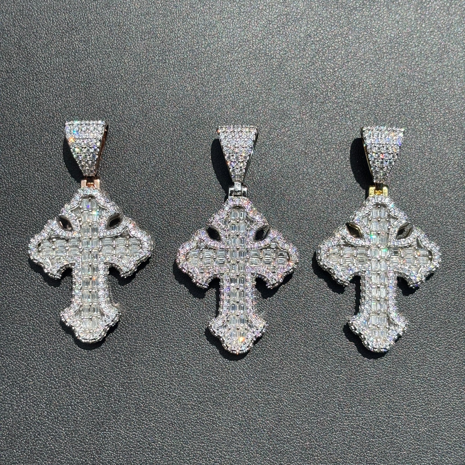 925 Sterling Silver Gothic Cross With Moissanite - Medium