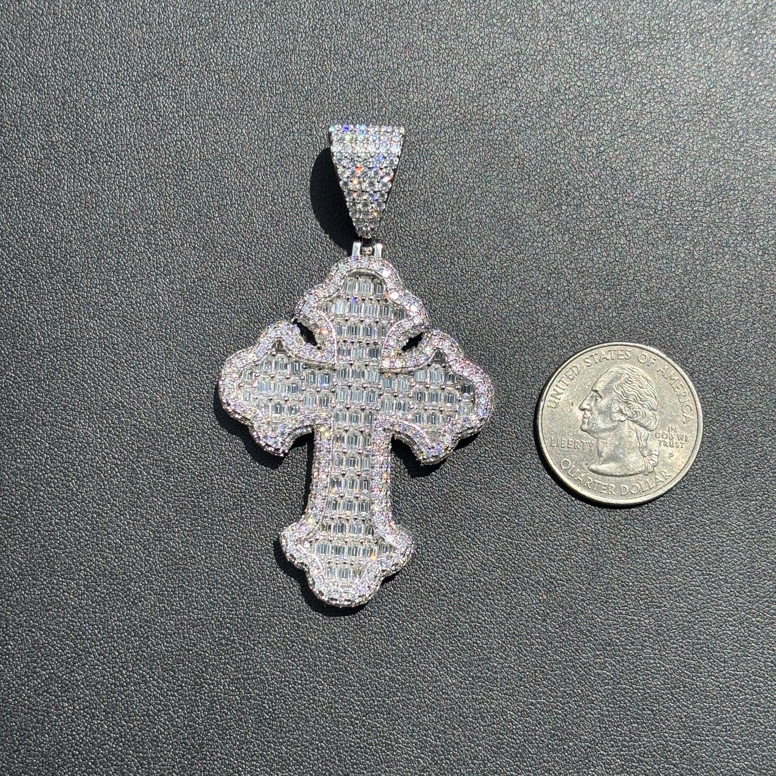 925 Sterling Silver Gothic Cross With Moissanite - Large