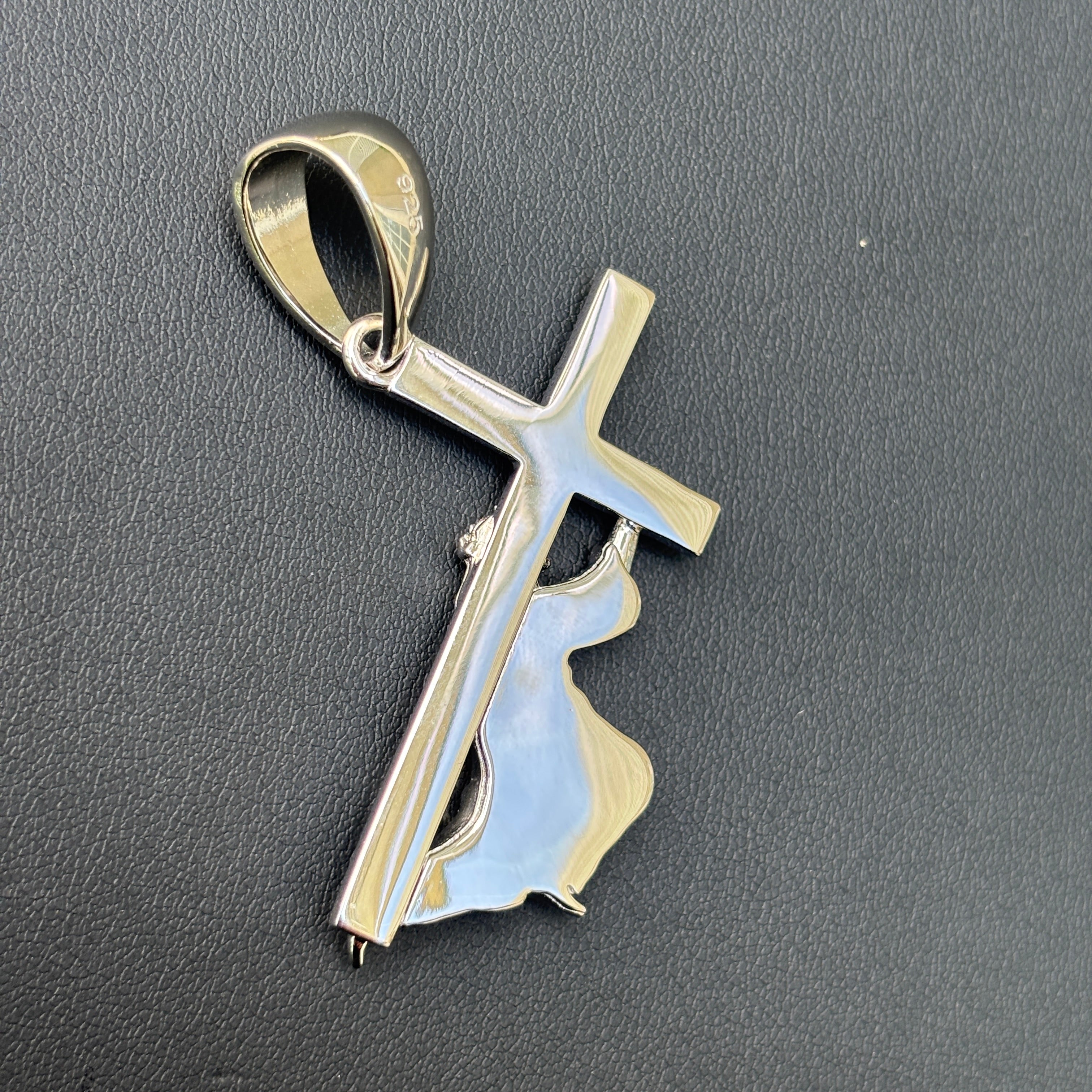 925 Sterling Silver Jesus Carrying Cross Pendant - Medium