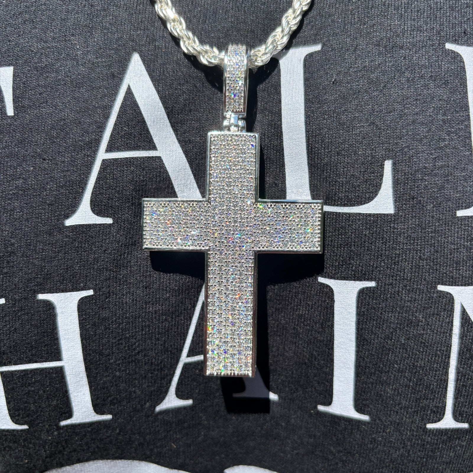 925 Sterling Silver 3D Cross Pendant With Moissanite - Large