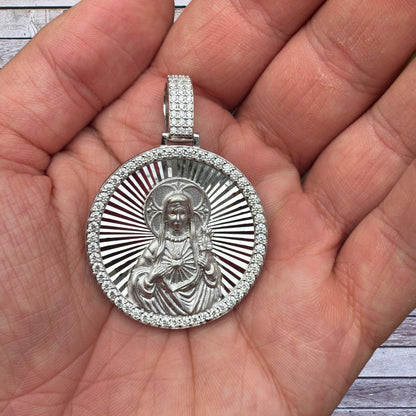 925 Sterling Silver Round Medallion Virgin Mary Pendant With Moissanite