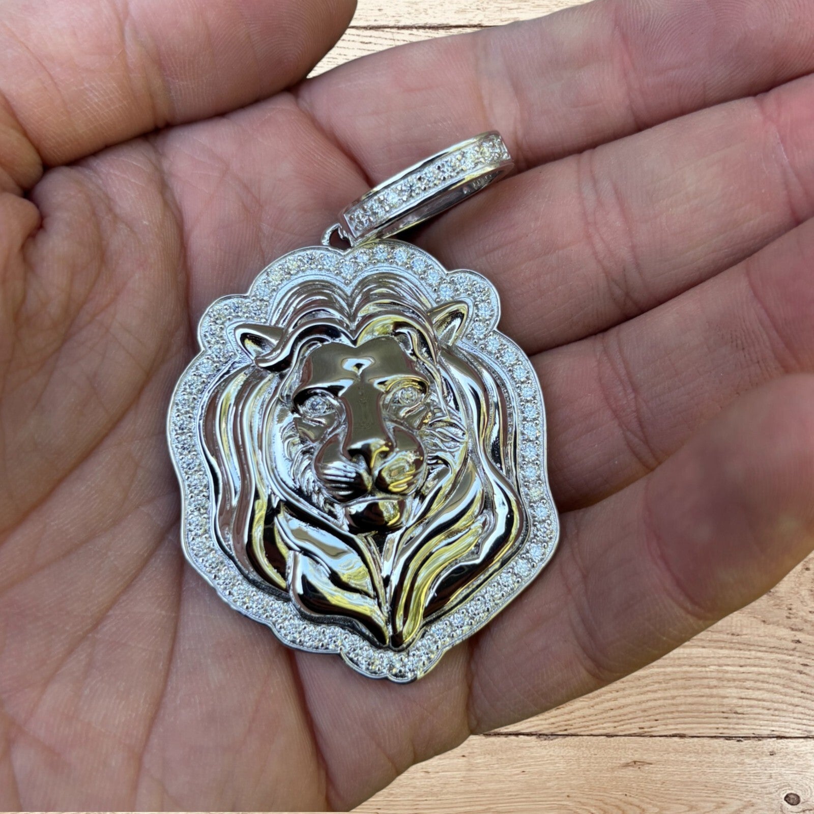 925 Sterling Silver Lion Head Pendant With Moissanite - Large