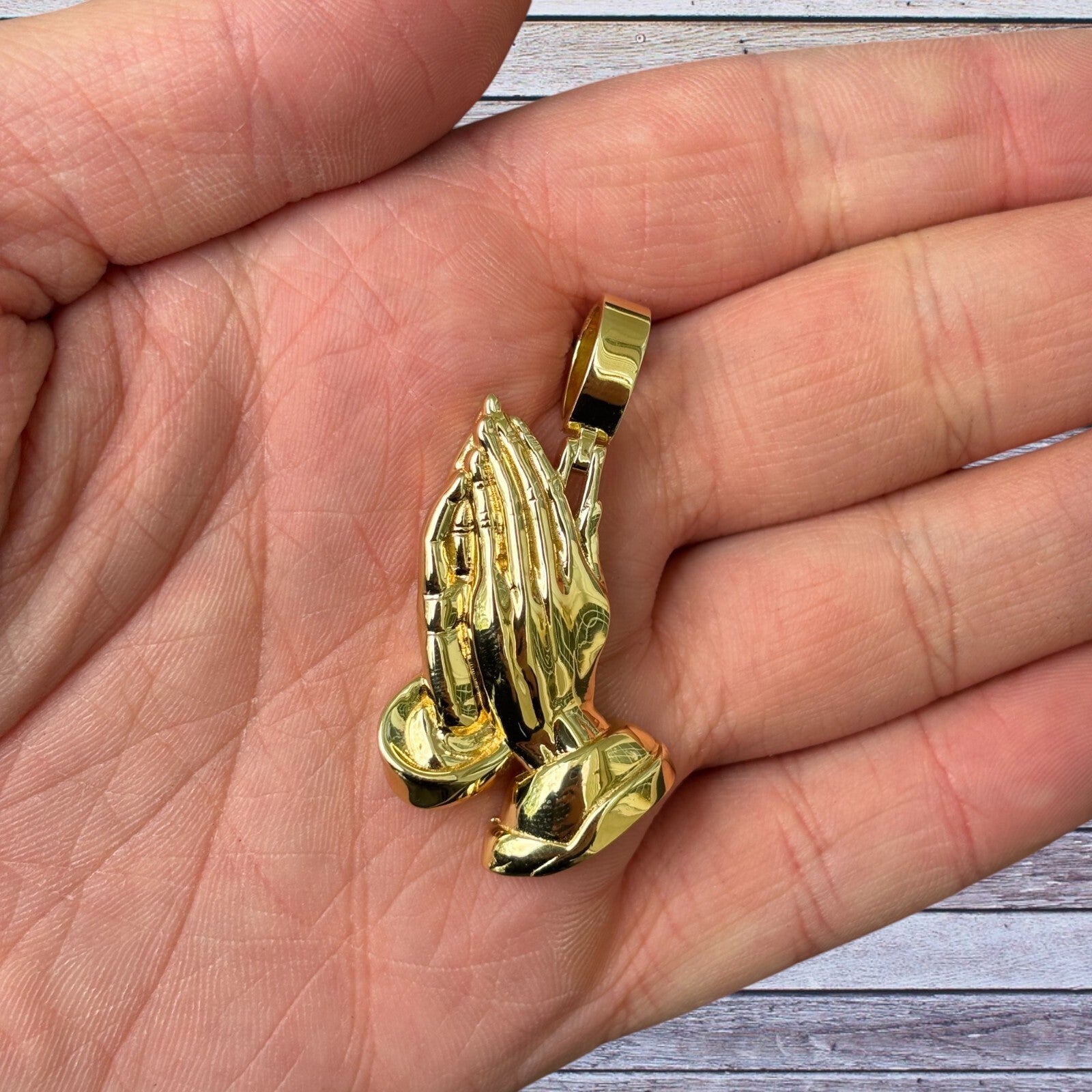 925 Sterling Silver Praying Hands Pendant - Medium