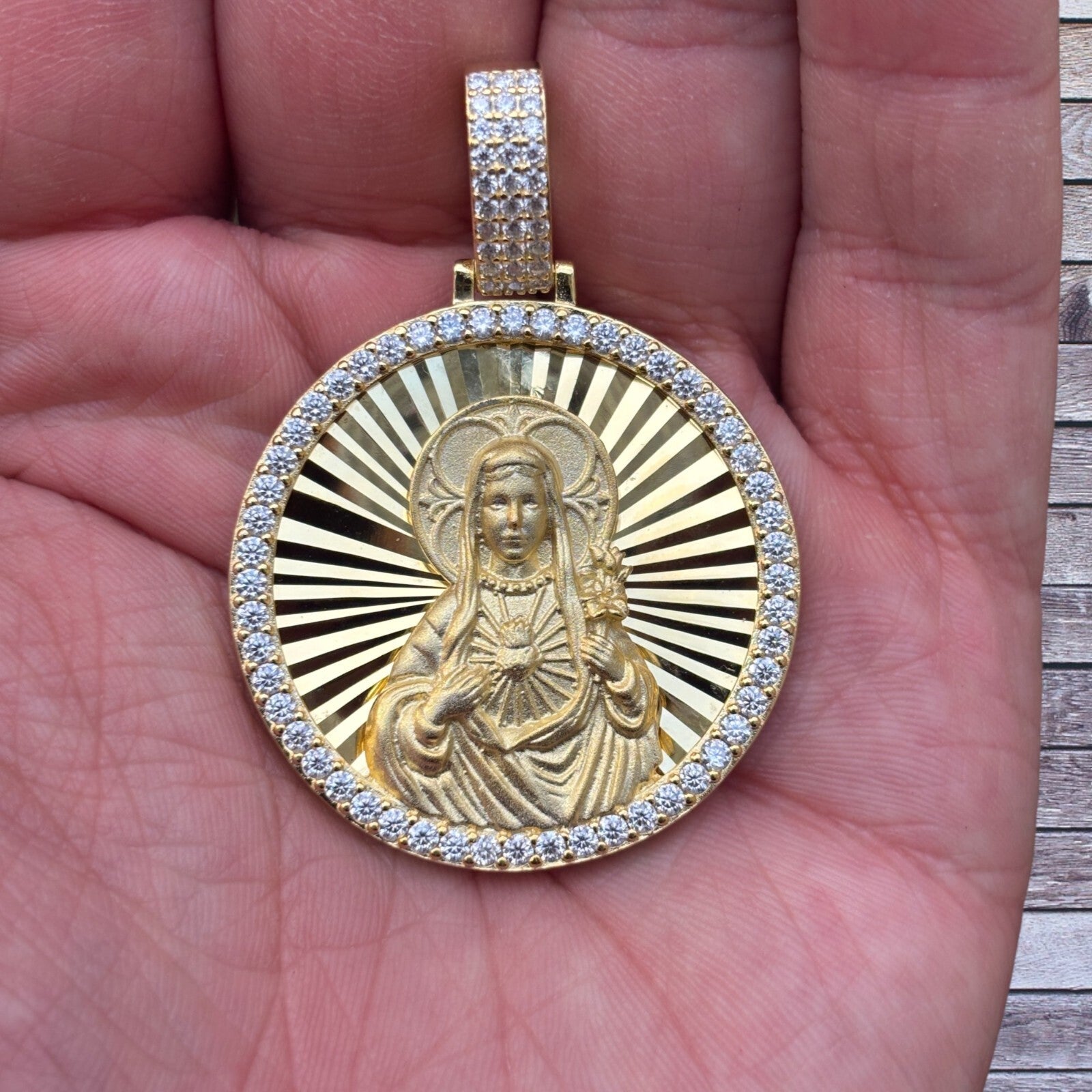 925 Sterling Silver Round Medallion Virgin Mary Pendant With Moissanite