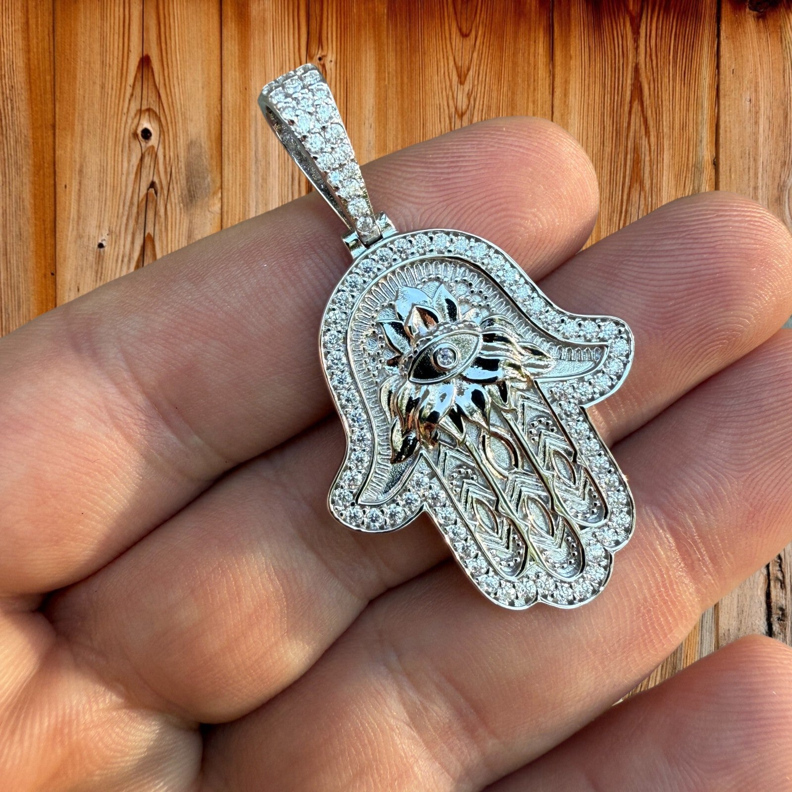 925 Sterling Silver Hamsa Hand Pendant With Moissanite - Medium