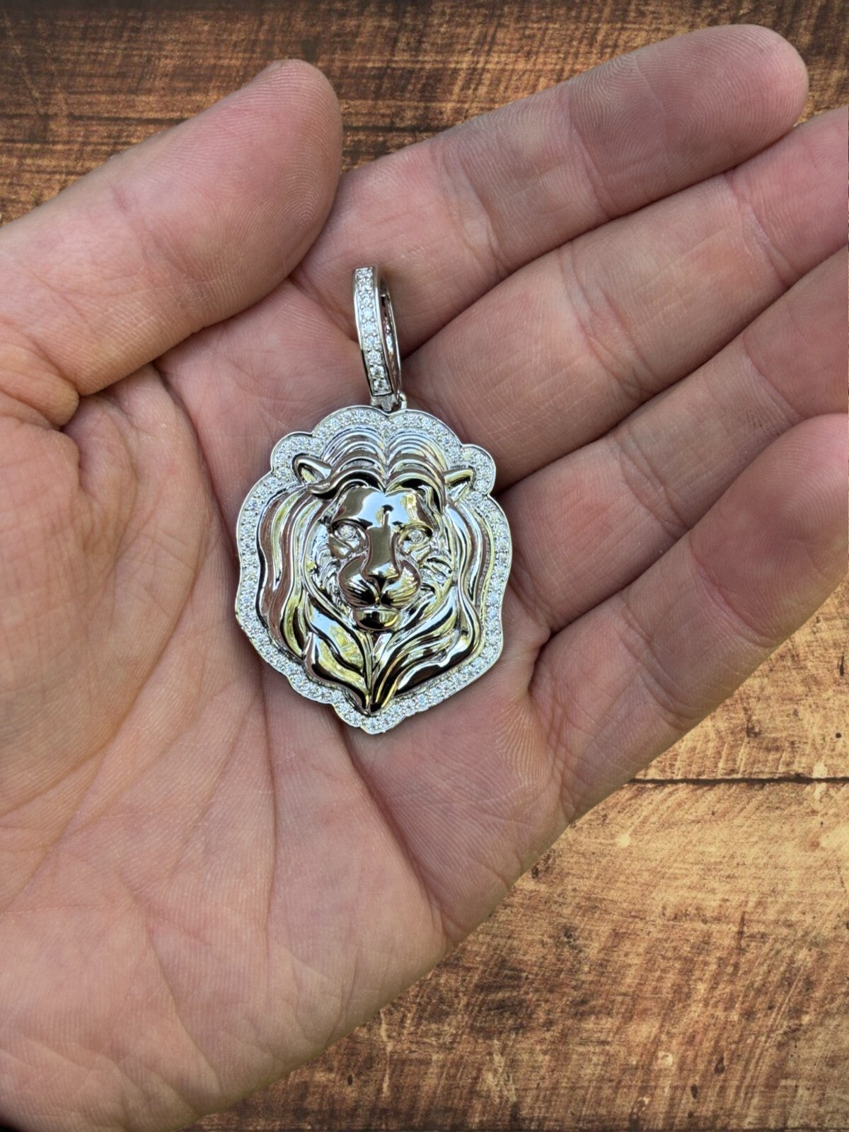 925 Sterling Silver Lion Head Pendant With Moissanite - Medium