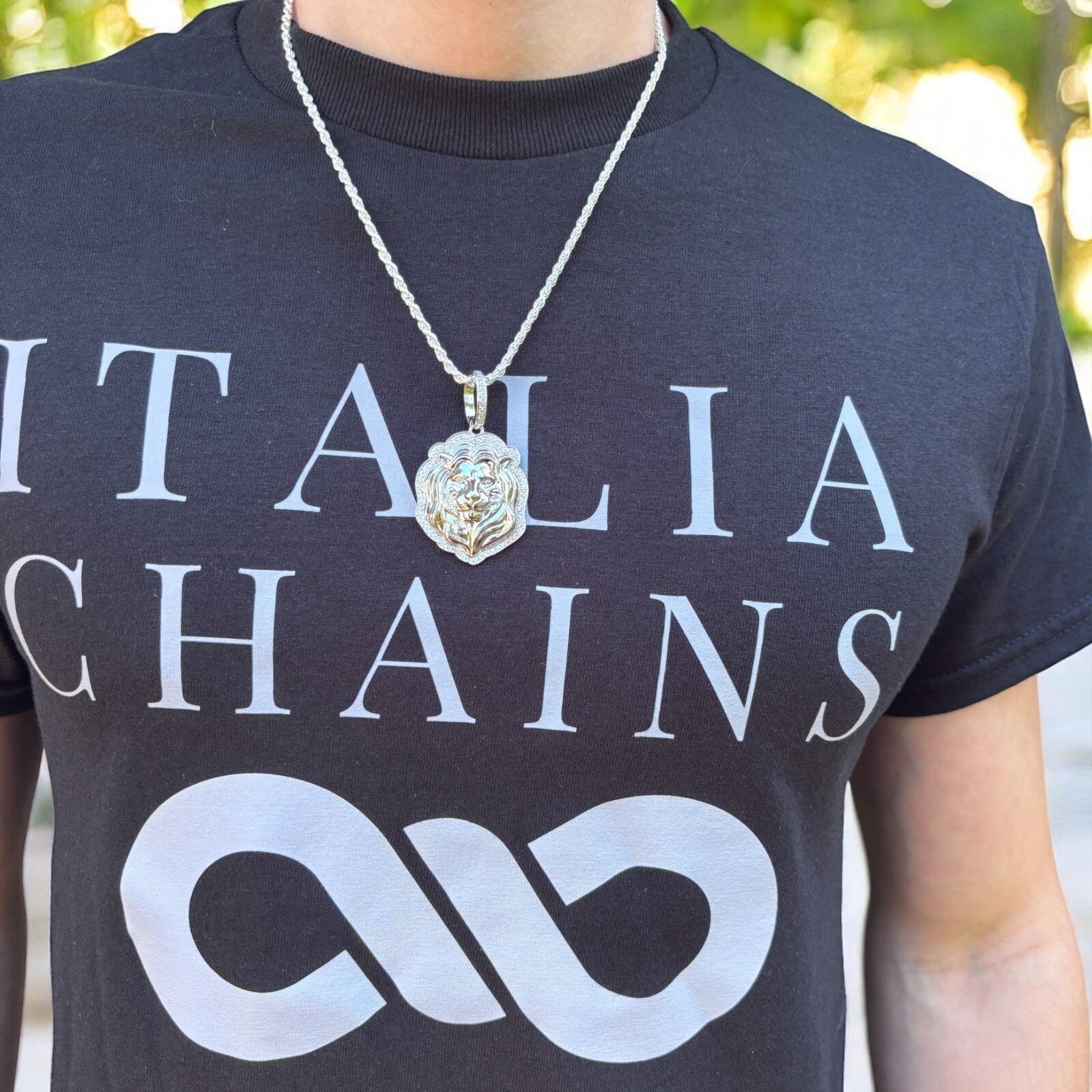 925 Sterling Silver Lion Head Pendant With Moissanite - Medium