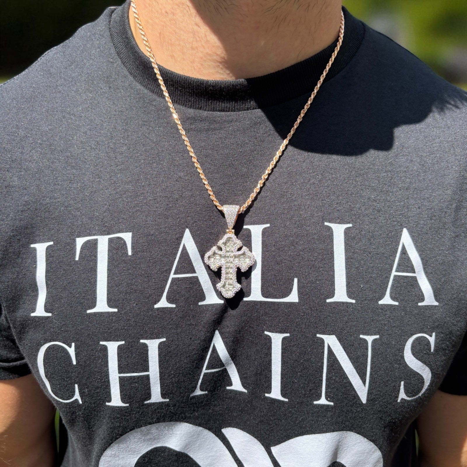 925 Sterling Silver Gothic Cross With Moissanite - Medium