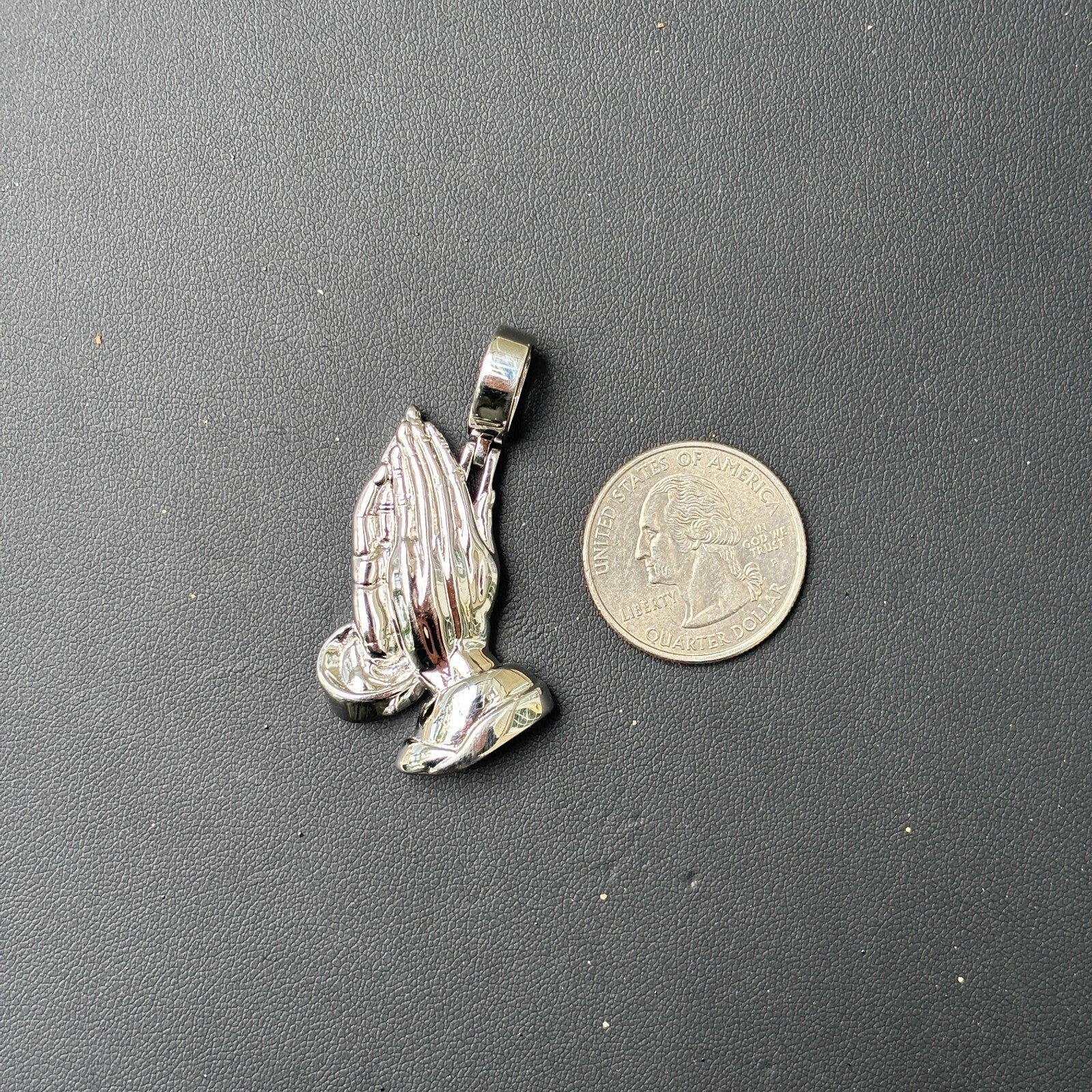 925 Sterling Silver Praying Hands Pendant - Medium