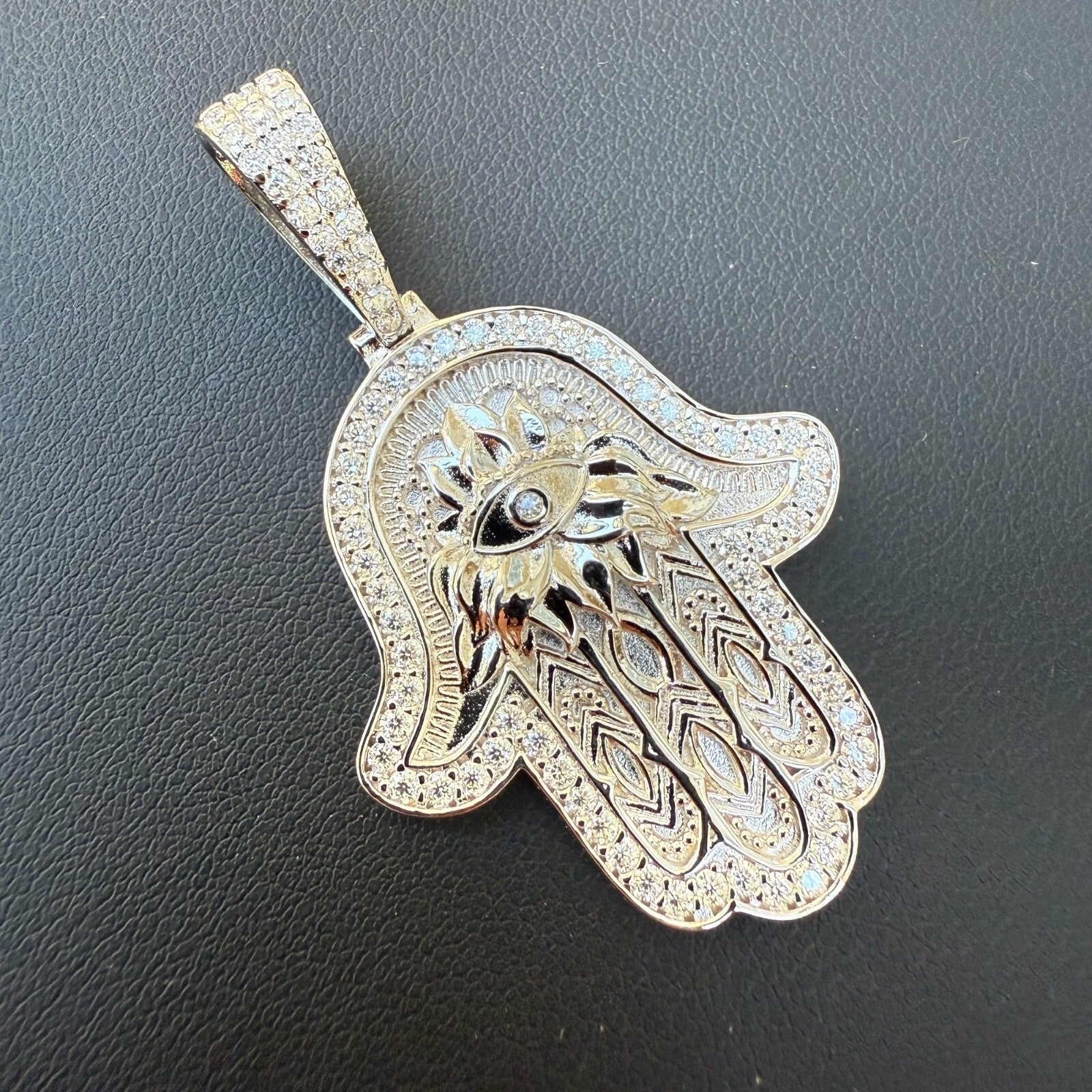 925 Sterling Silver Hamsa Hand Pendant With Moissanite - Medium