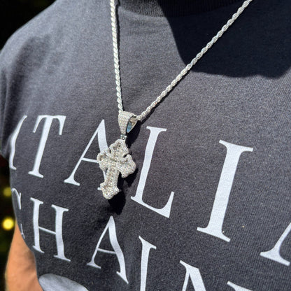 925 Sterling Silver Gothic Cross With Moissanite - Medium