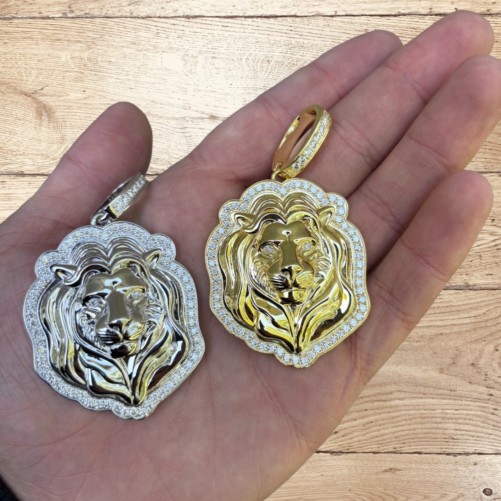 925 Sterling Silver Lion Head Pendant With Moissanite - Large