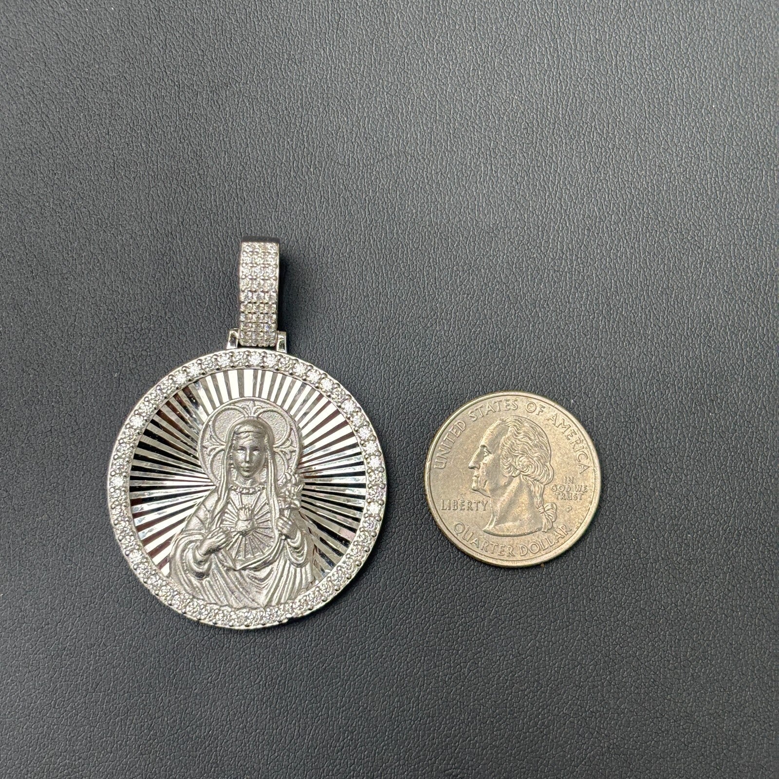 925 Sterling Silver Round Medallion Virgin Mary Pendant With Moissanite