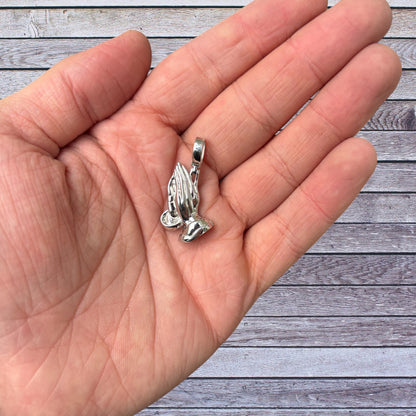 925 Sterling Silver Praying Hands Pendant - Medium