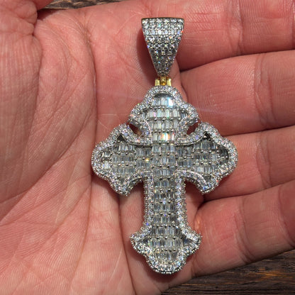 925 Sterling Silver Gothic Cross With Moissanite - Large