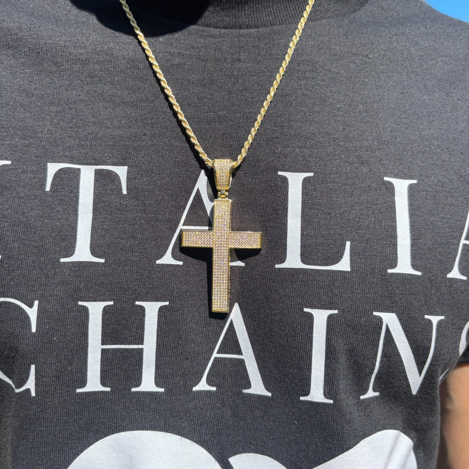 925 Sterling Silver Iced Out Cross Pendant With Moissanite