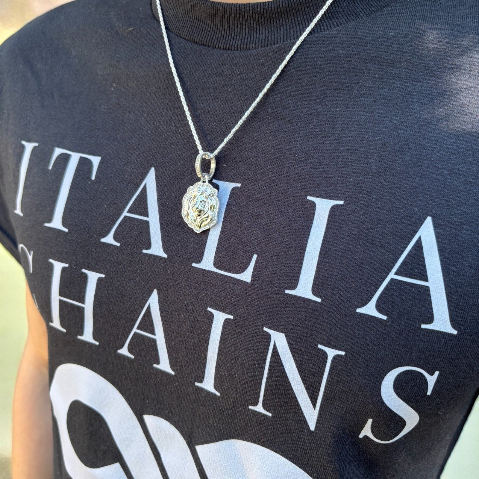 925 Sterling Silver Lion Head Pendant With Moissanite - Small