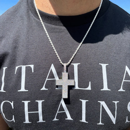 925 Sterling Silver 3D Cross Pendant With Moissanite - Medium